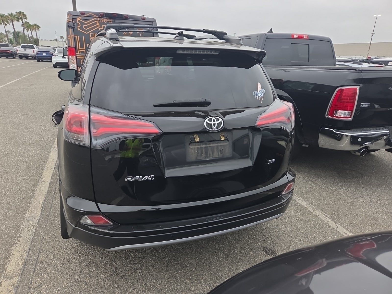 2018 Toyota RAV4 SE FWD