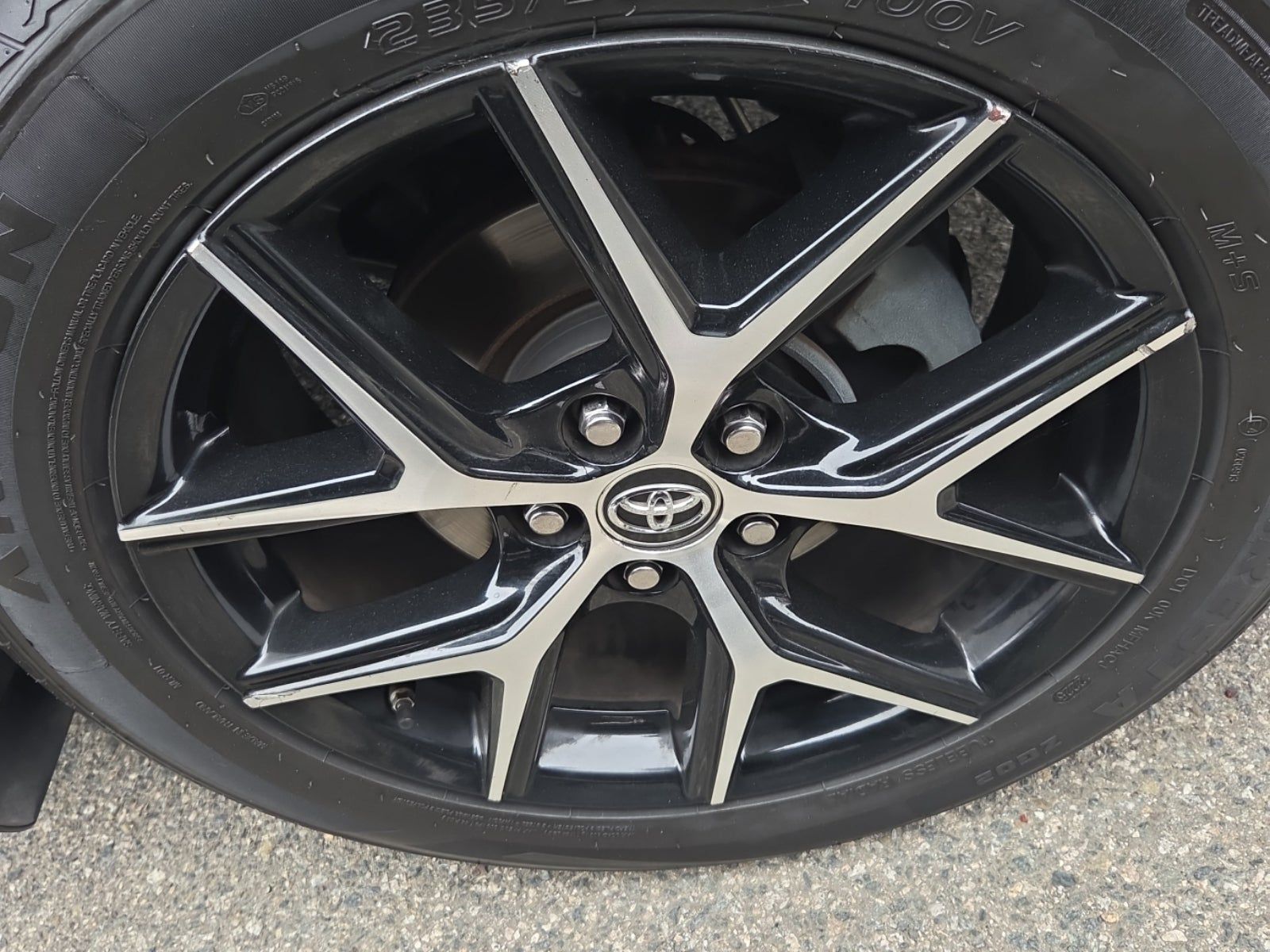 2018 Toyota RAV4 SE FWD