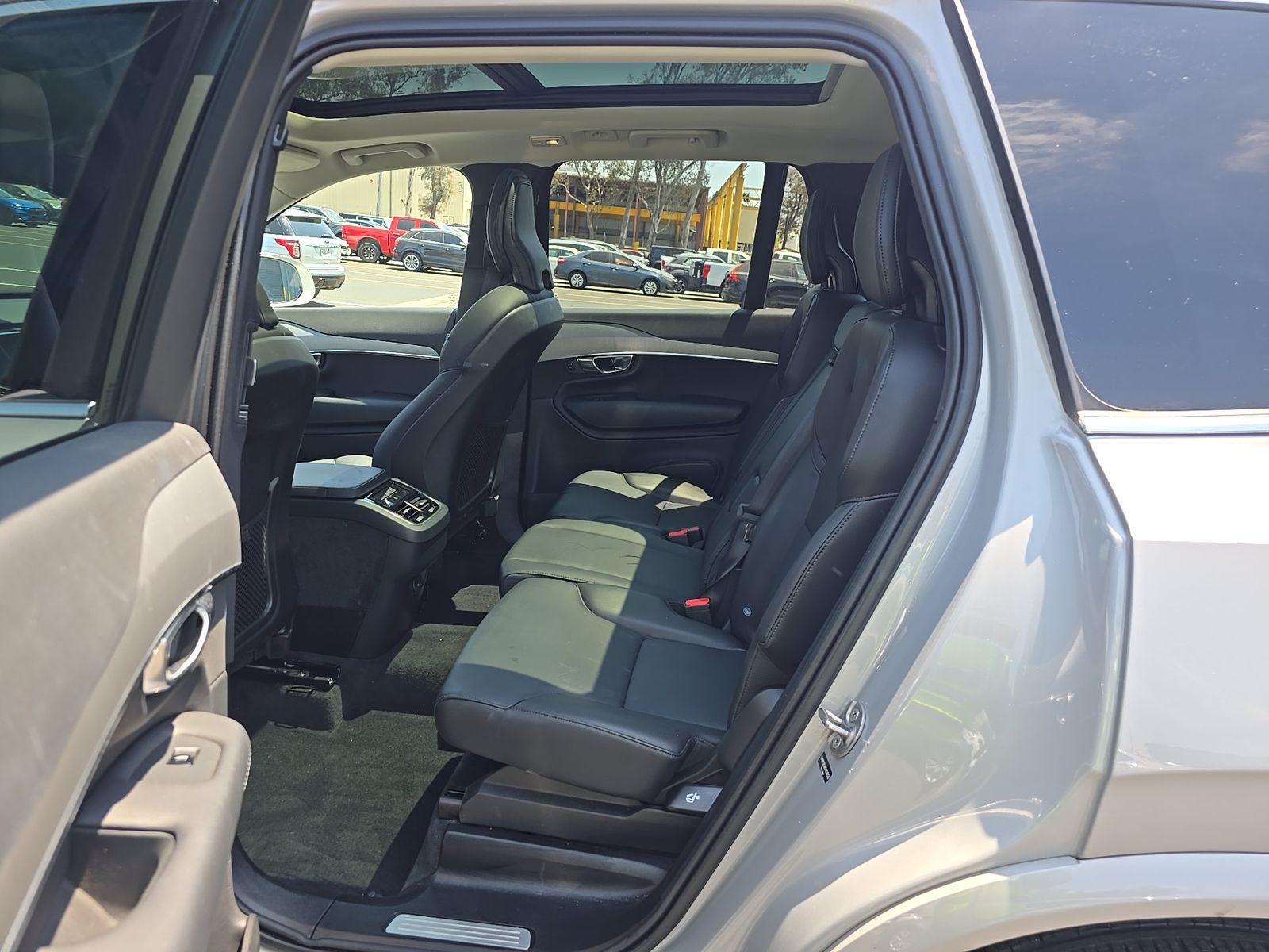 2025 Volvo XC90 B5 Core FWD