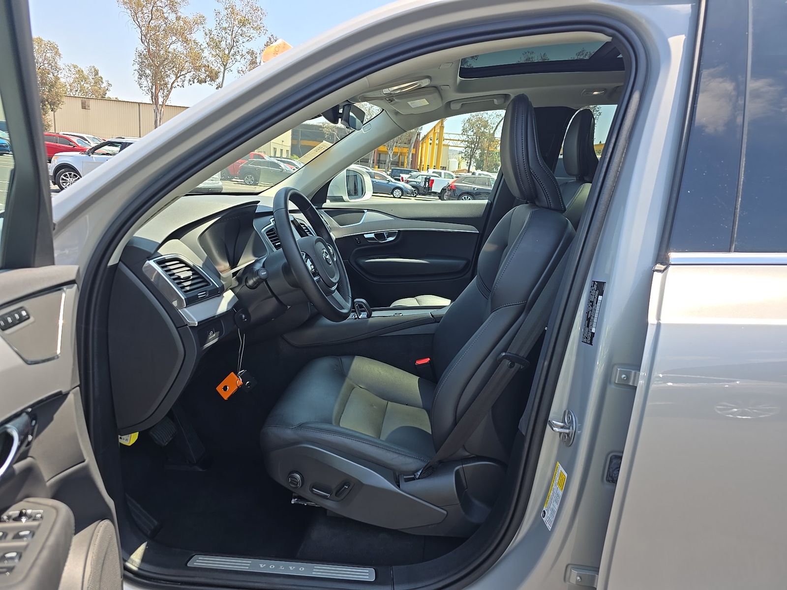 2025 Volvo XC90 B5 Core FWD