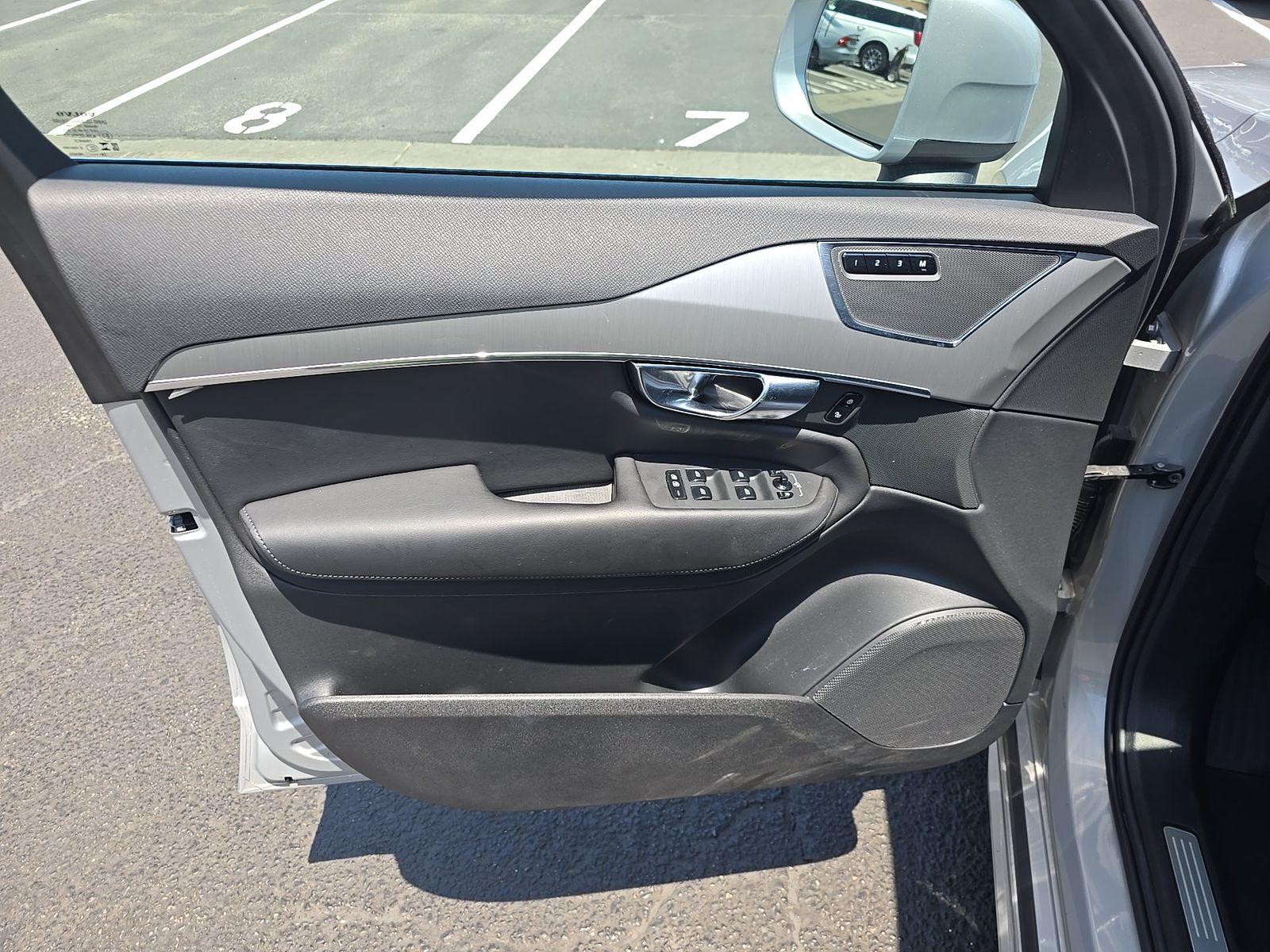 2025 Volvo XC90 B5 Core FWD