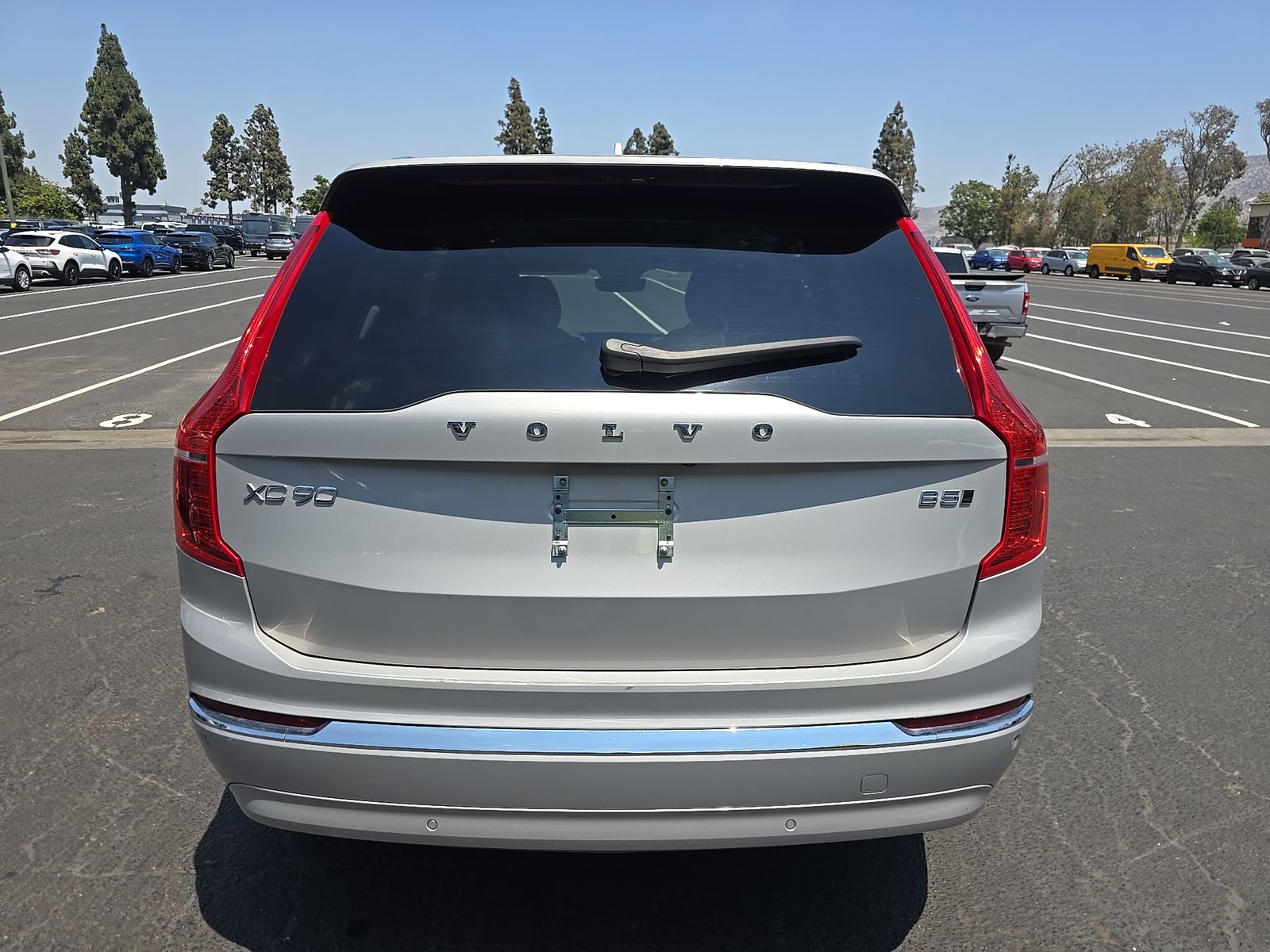 2025 Volvo XC90 B5 Core FWD