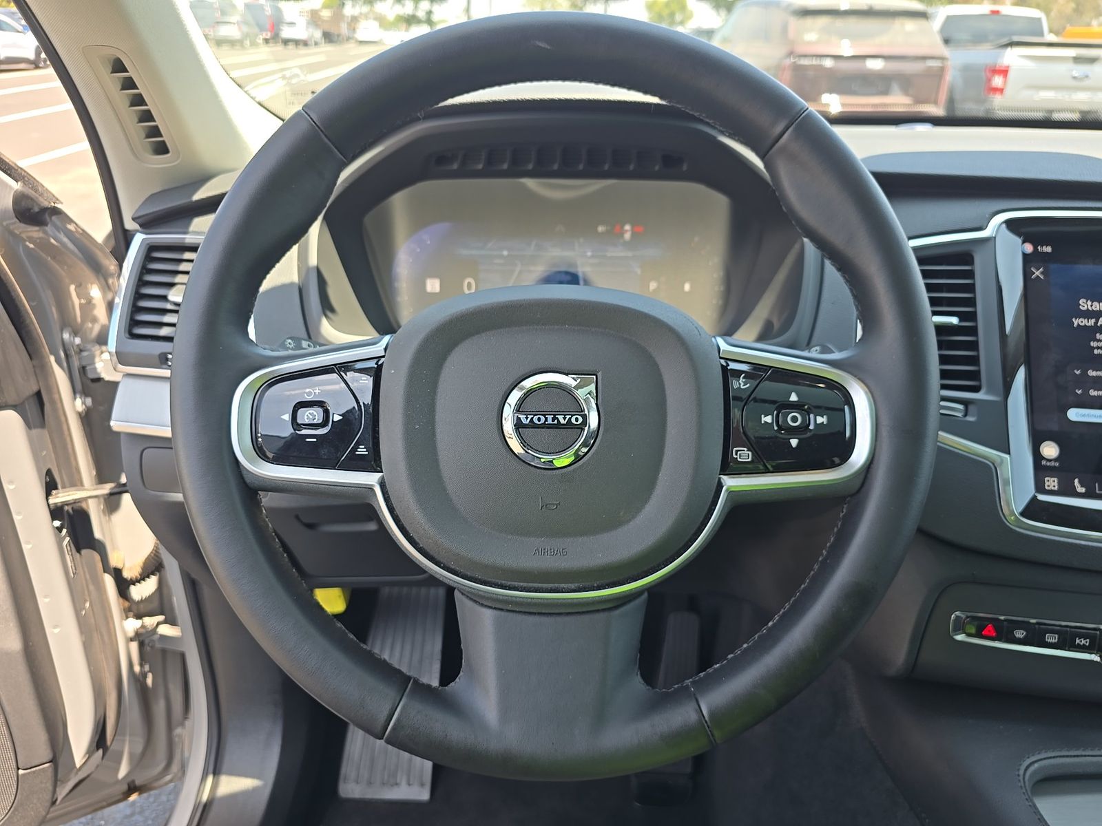 2025 Volvo XC90 B5 Core FWD
