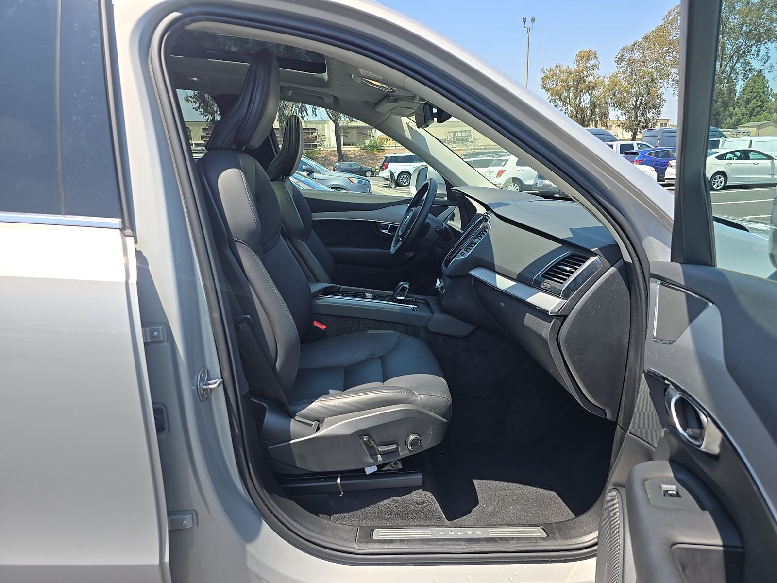 2025 Volvo XC90 B5 Core FWD
