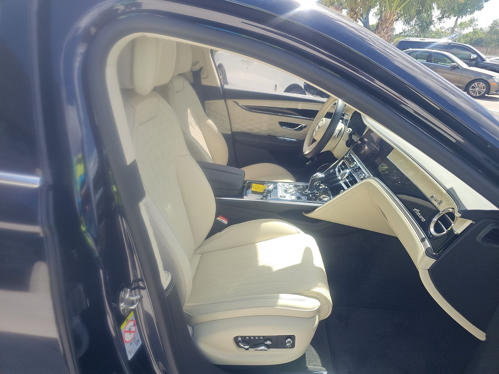 2023 Bentley Flying Spur V8 Azure AWD