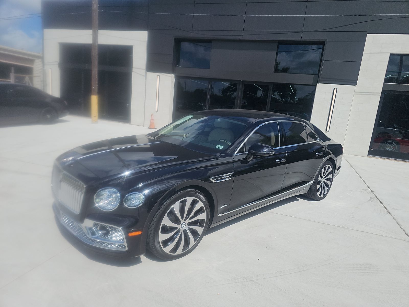2023 Bentley Flying Spur V8 Azure AWD