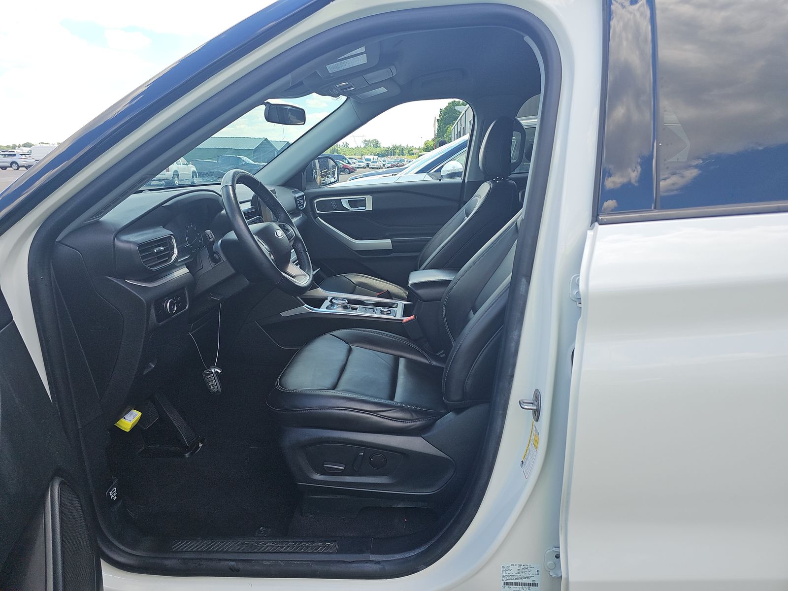 2023 Ford Explorer XLT AWD