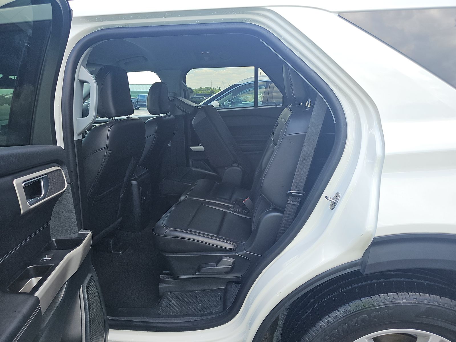 2023 Ford Explorer XLT AWD