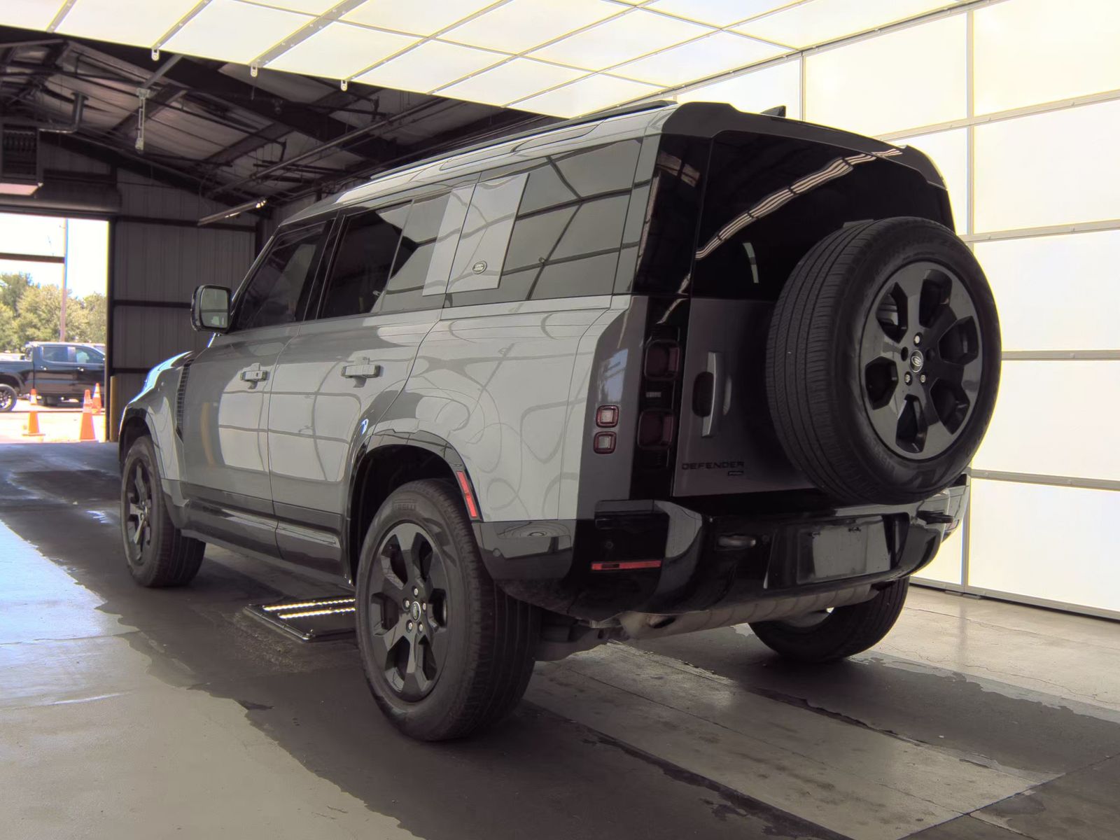 2022 Land Rover Defender 110 X-Dynamic SE AWD