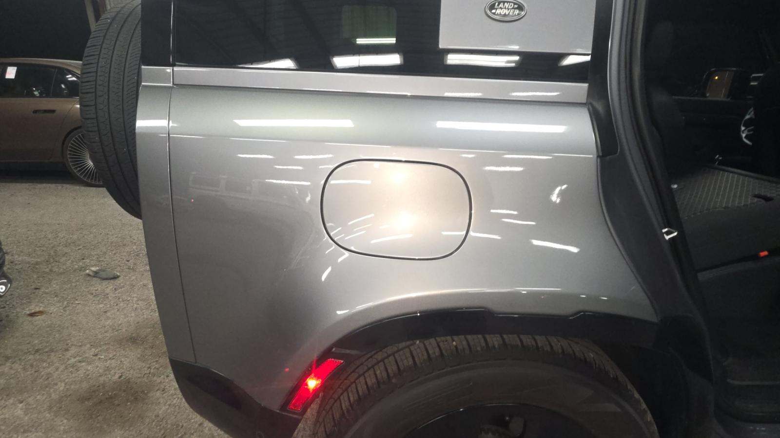 2022 Land Rover Defender 110 X-Dynamic SE AWD
