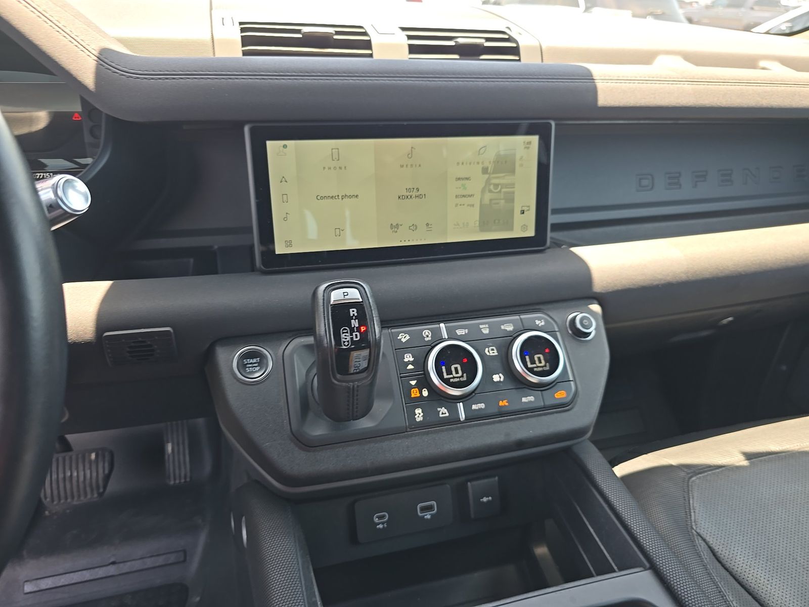 2022 Land Rover Defender 110 X-Dynamic SE AWD