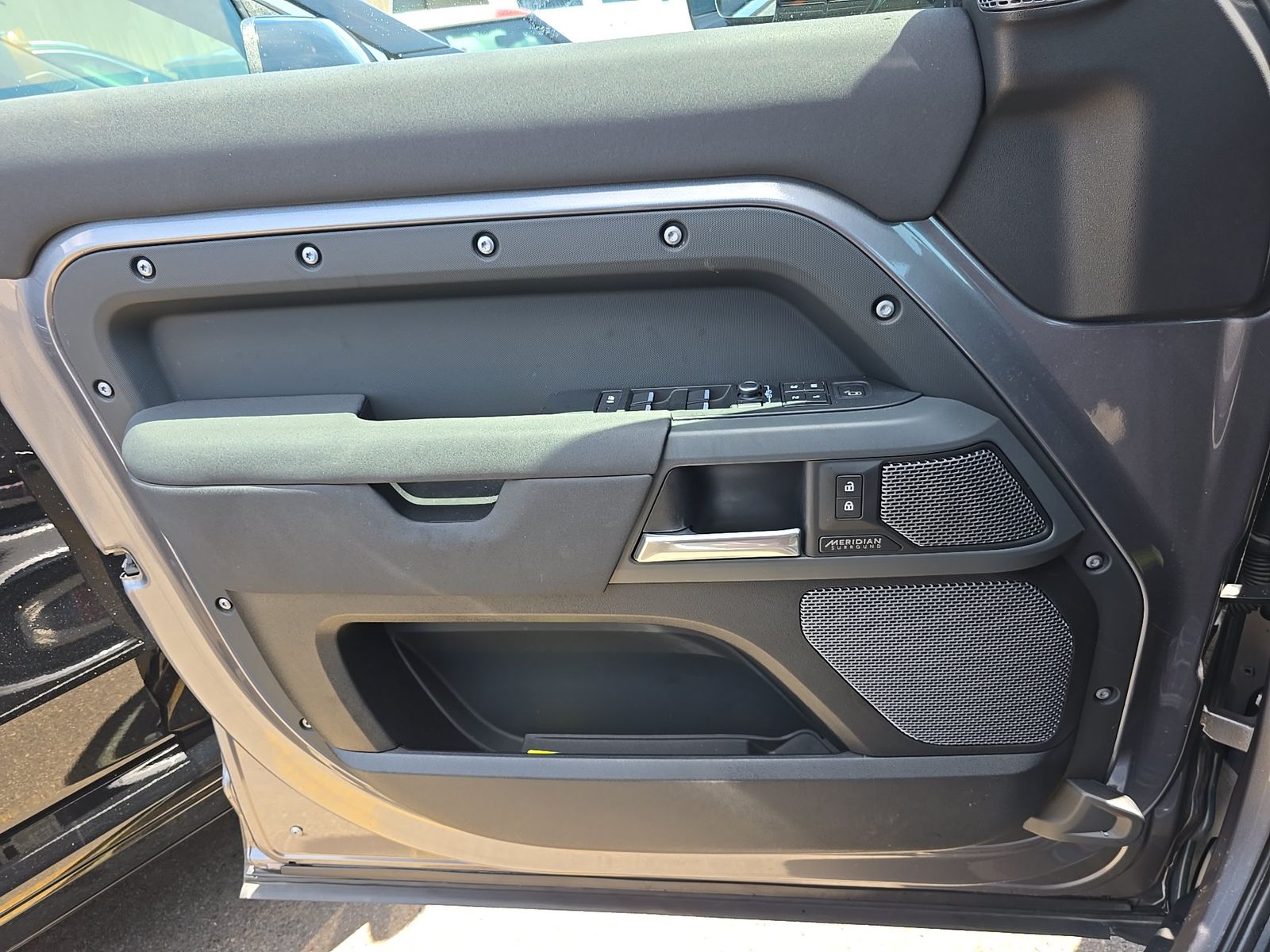 2022 Land Rover Defender 110 X-Dynamic SE AWD