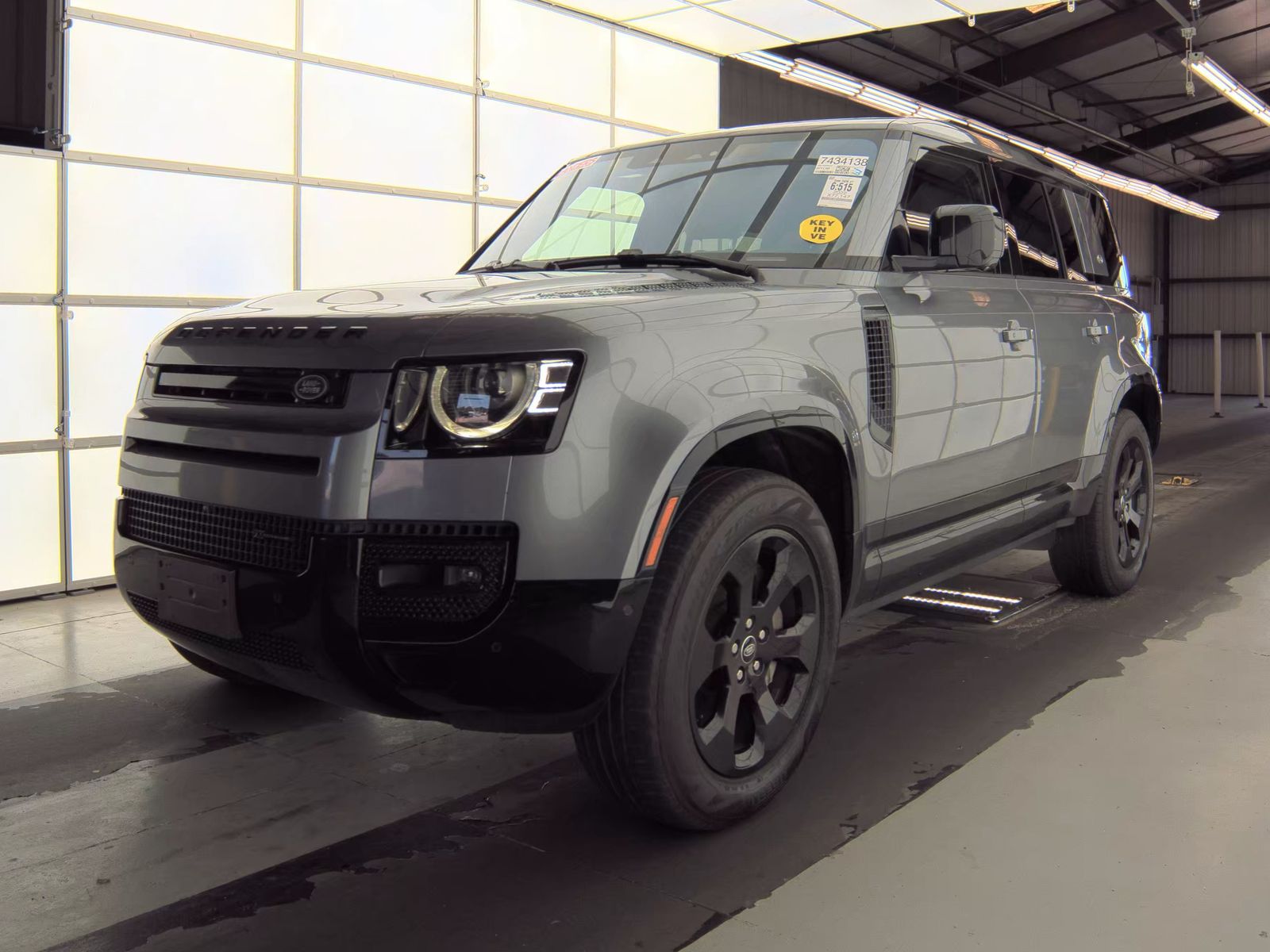2022 Land Rover Defender 110 X-Dynamic SE AWD