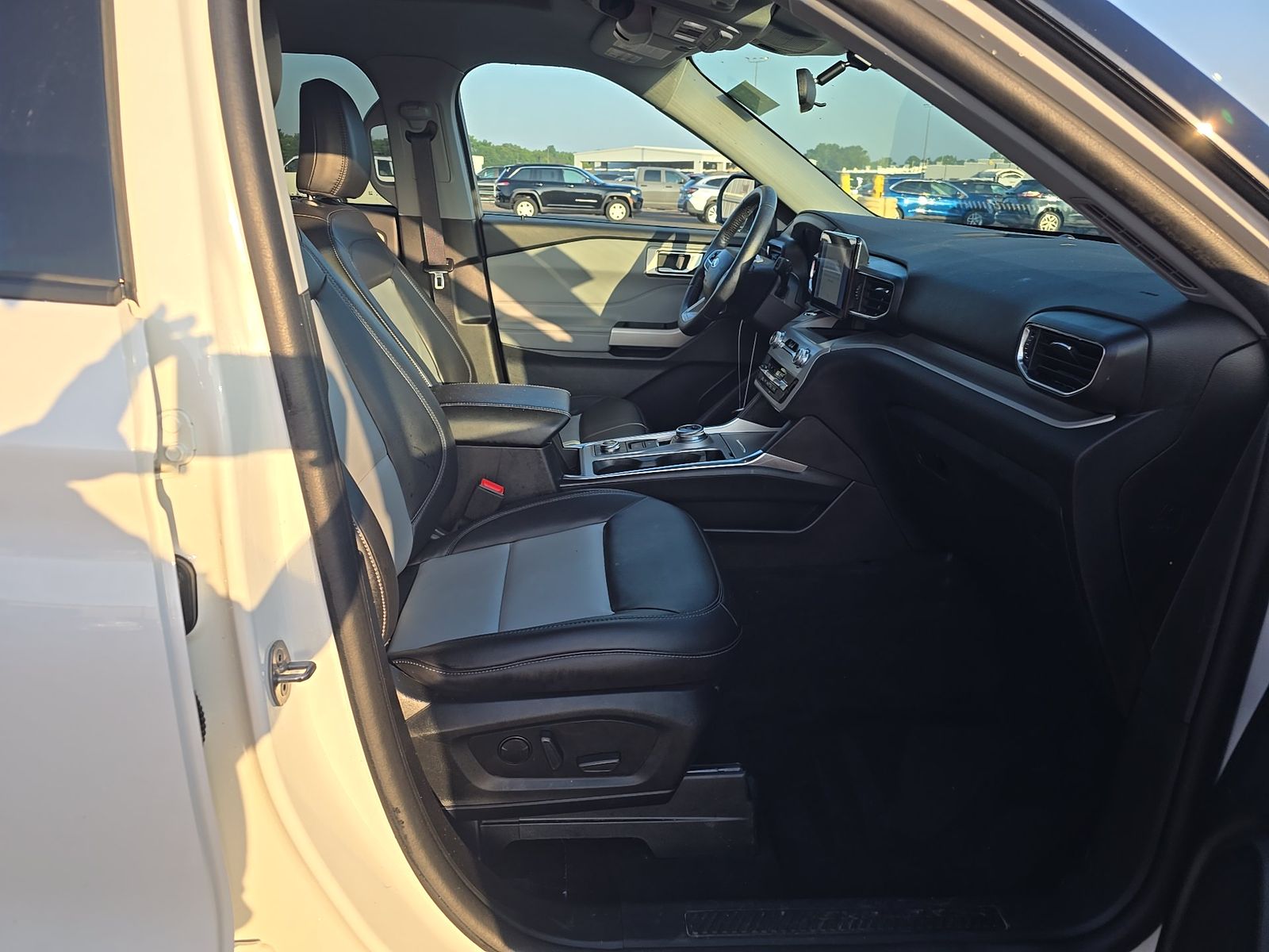 2023 Ford Explorer XLT AWD
