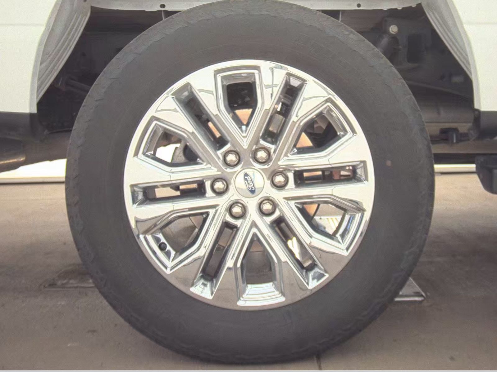 2025 Ford F-150 Lariat AWD