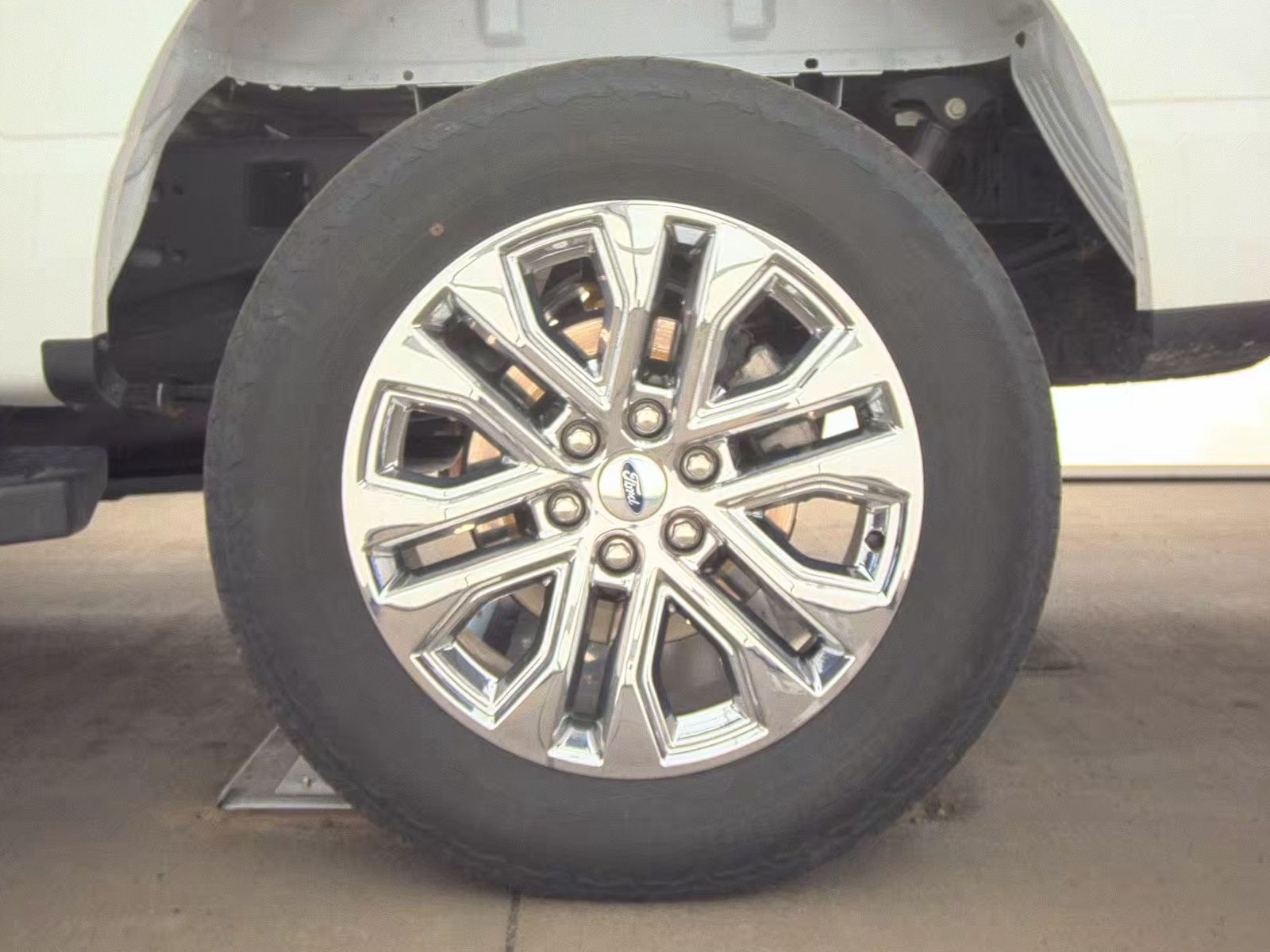 2025 Ford F-150 Lariat AWD