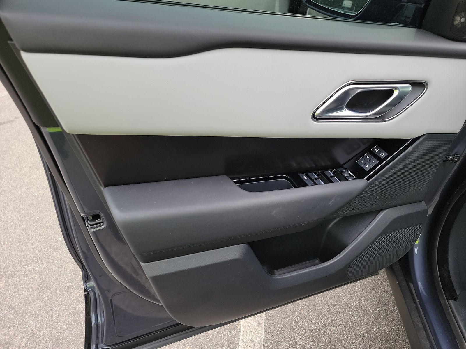 2026 Land Rover Range Rover Velar Dynamic SE AWD