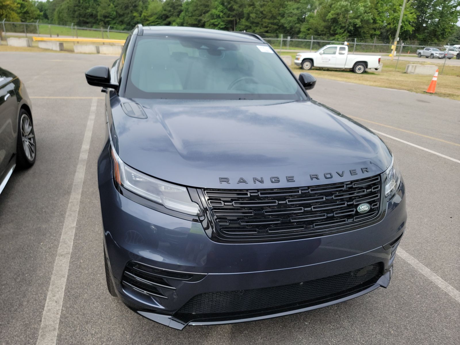 2026 Land Rover Range Rover Velar Dynamic SE AWD