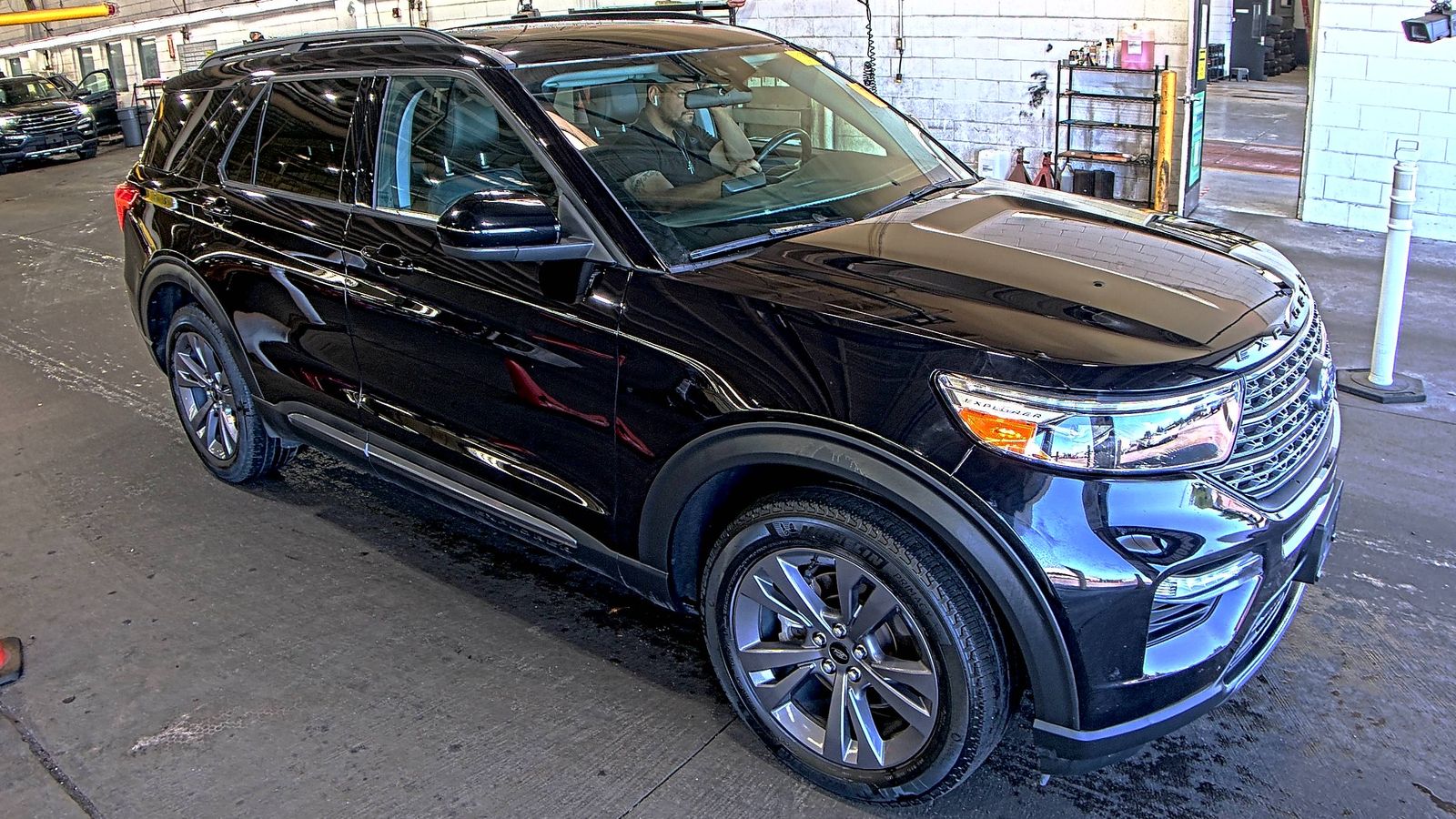 2023 Ford Explorer XLT AWD