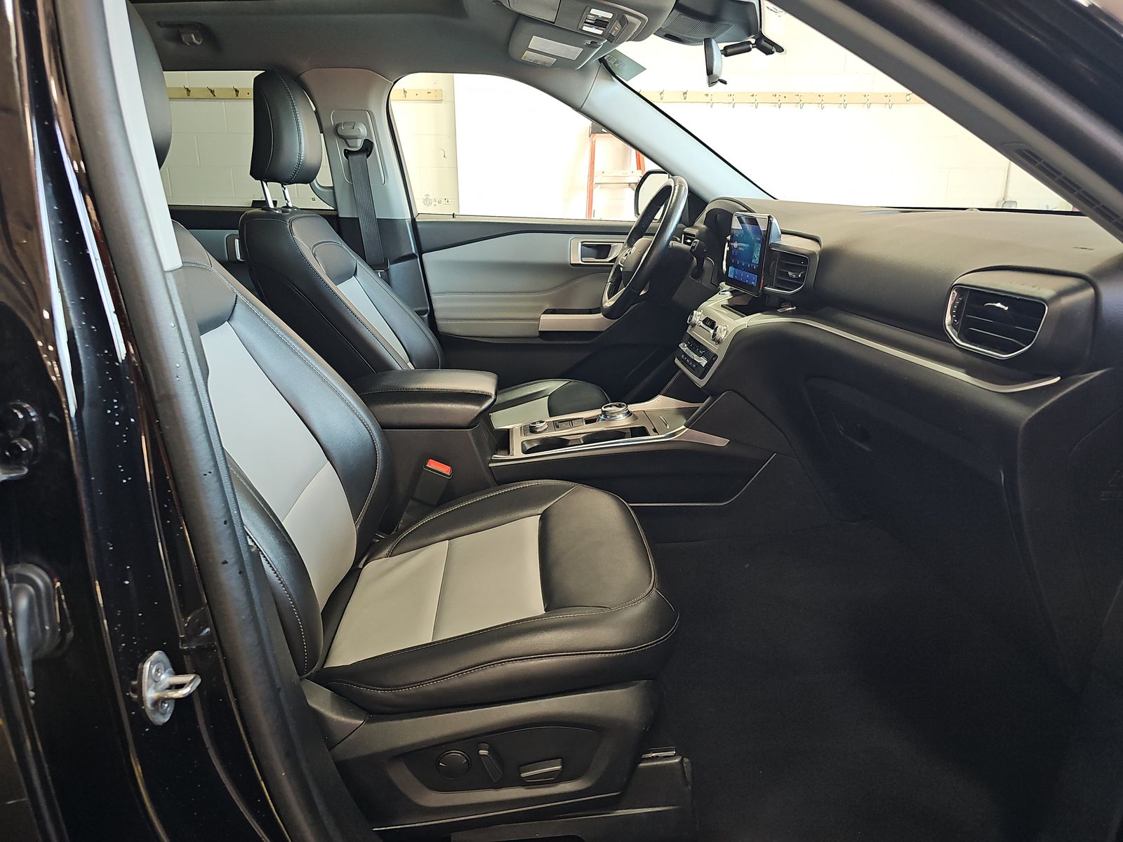 2022 Ford Explorer XLT AWD