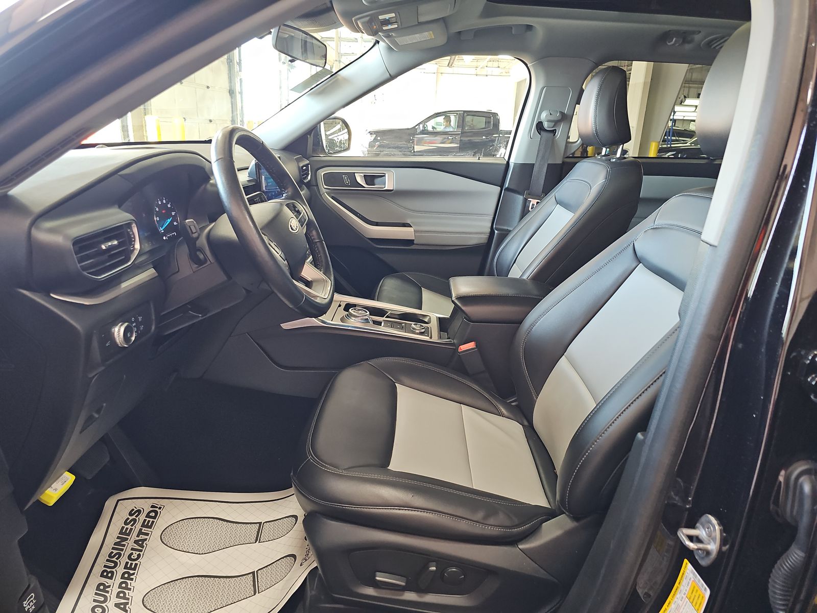2022 Ford Explorer XLT AWD