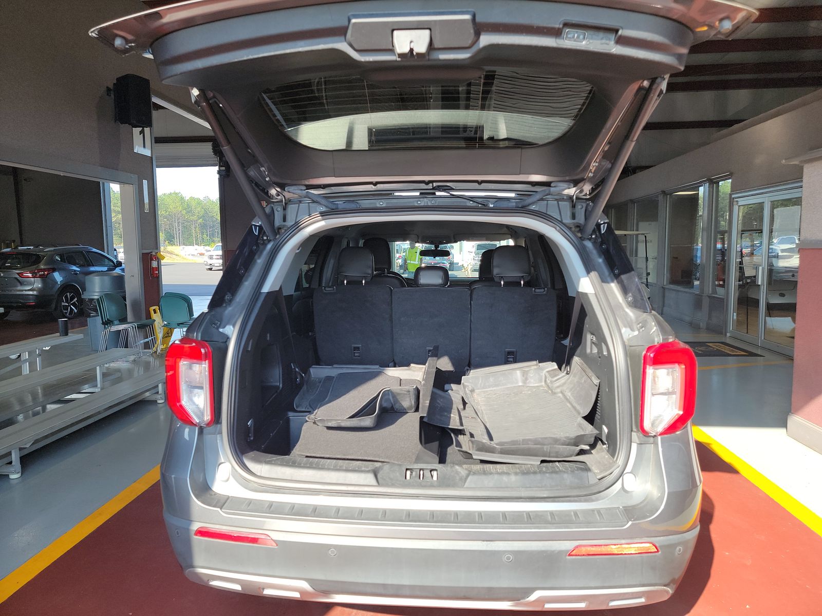 2023 Ford Explorer XLT AWD