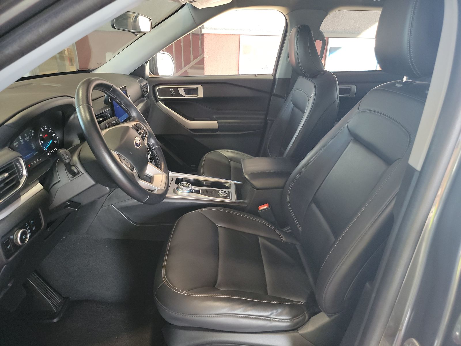 2023 Ford Explorer XLT AWD