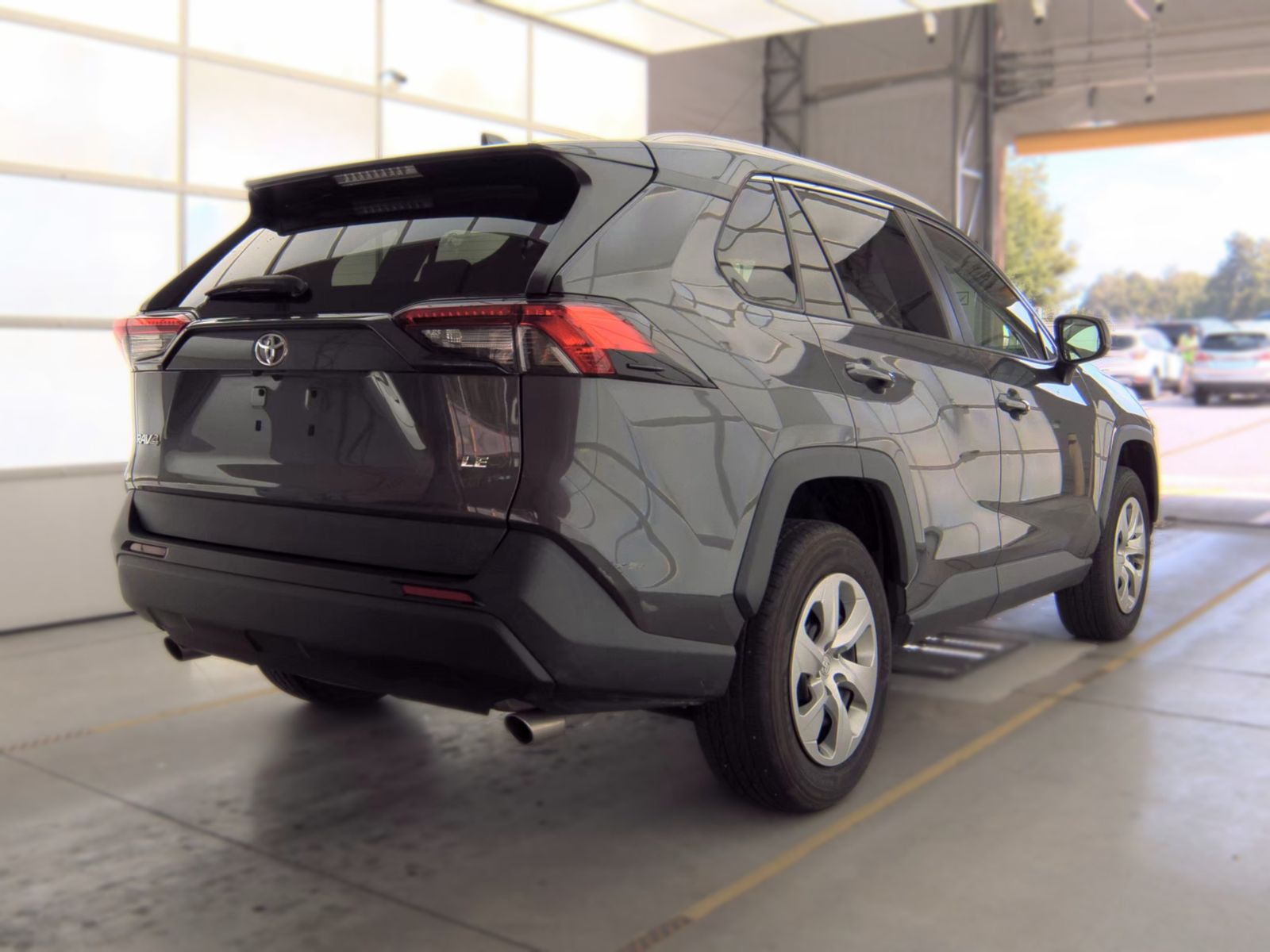 2022 Toyota RAV4 LE FWD