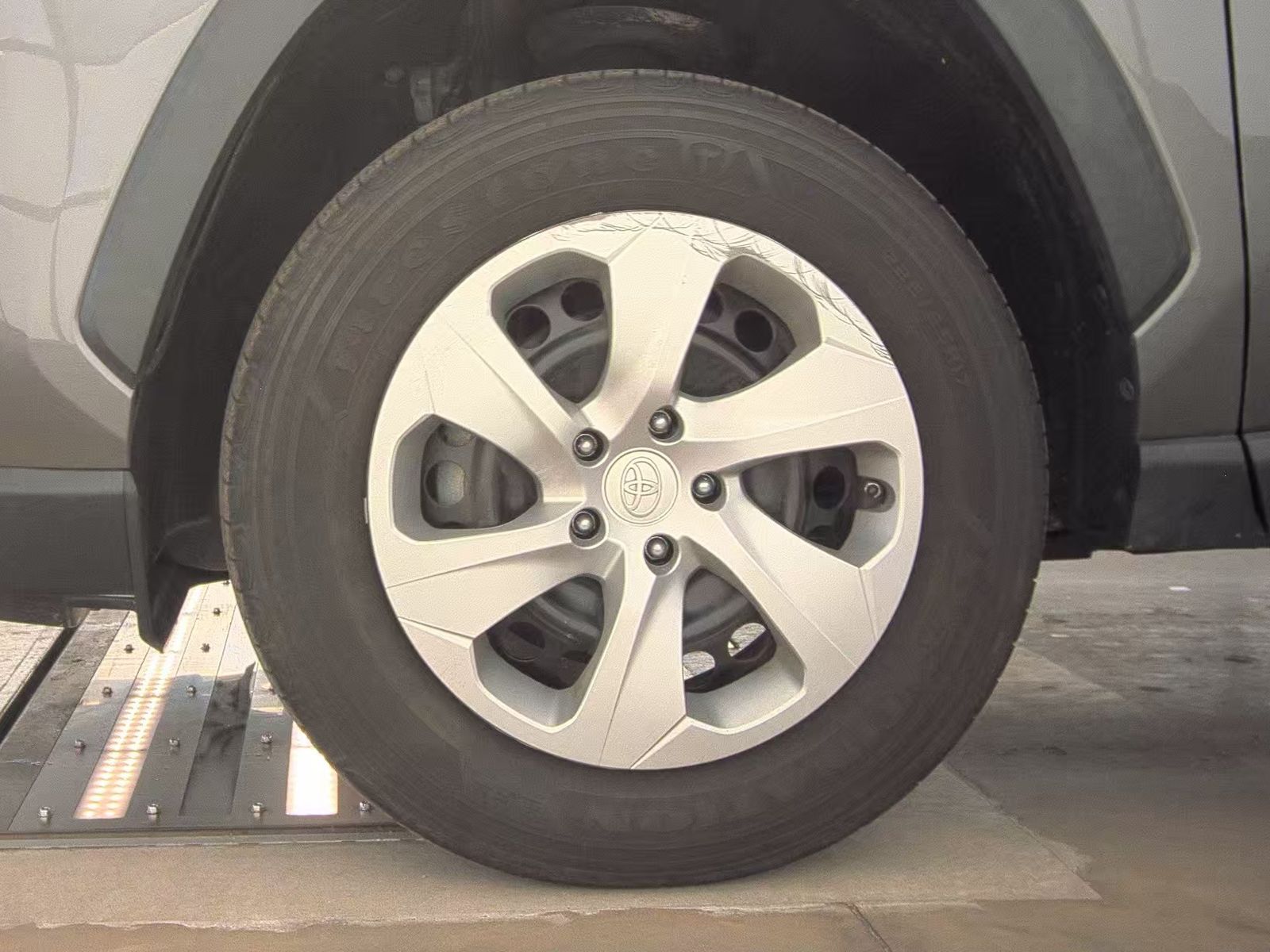 2022 Toyota RAV4 LE FWD