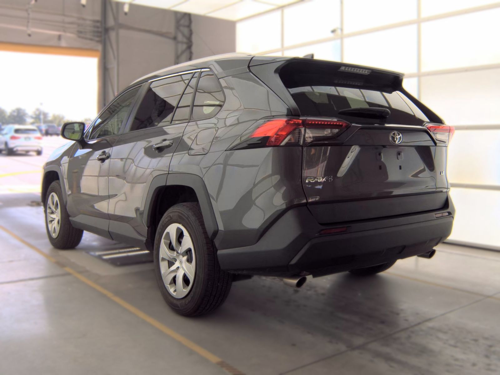 2022 Toyota RAV4 LE FWD