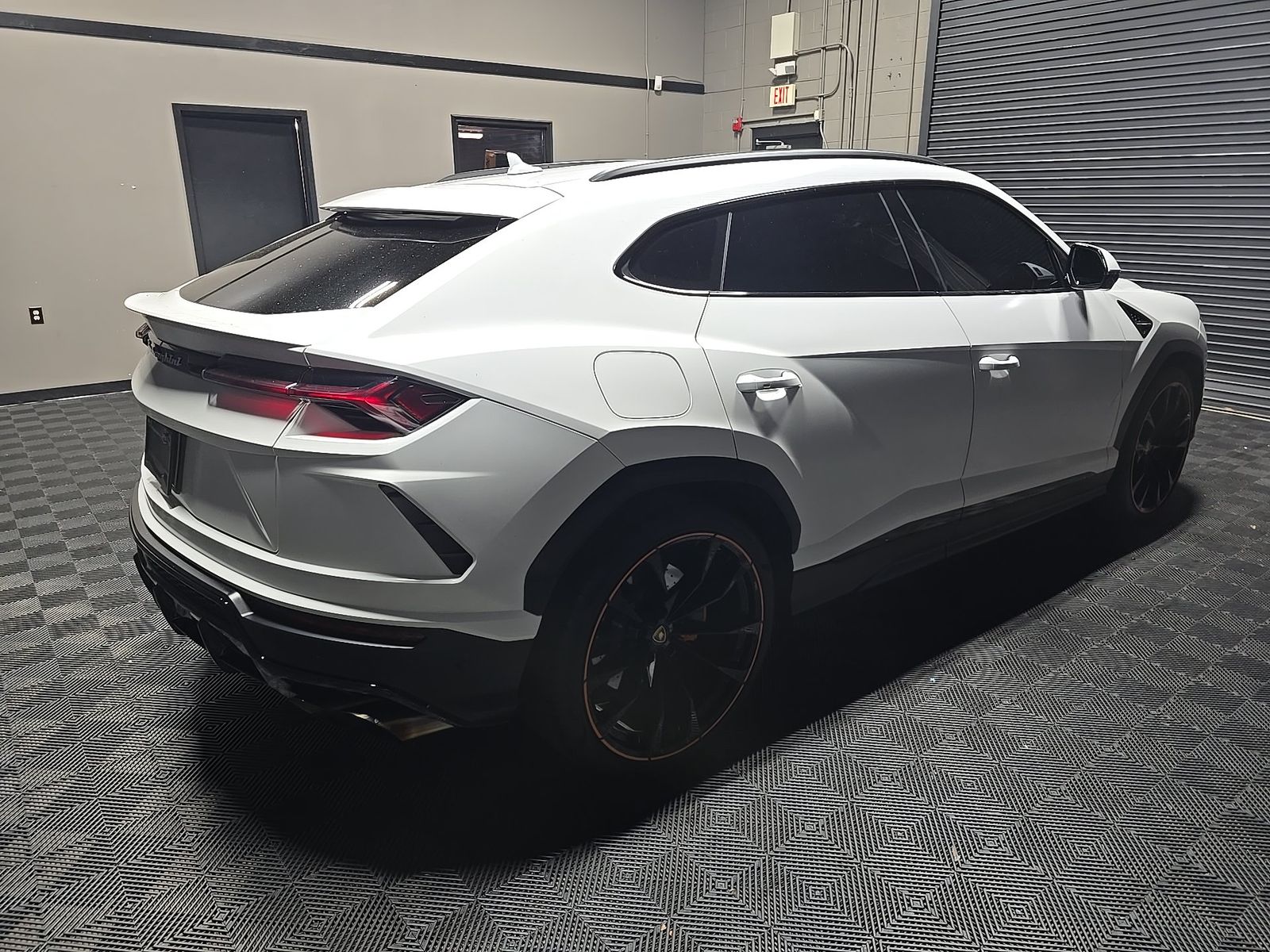 2022 Lamborghini Urus Pearl Capsule AWD