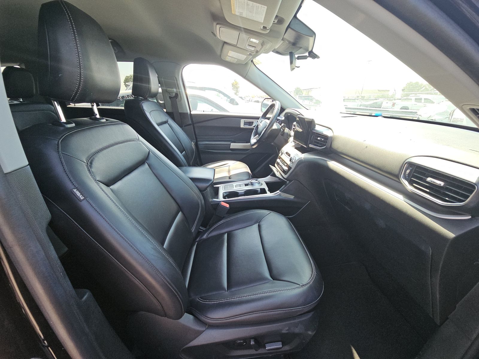 2023 Ford Explorer XLT RWD