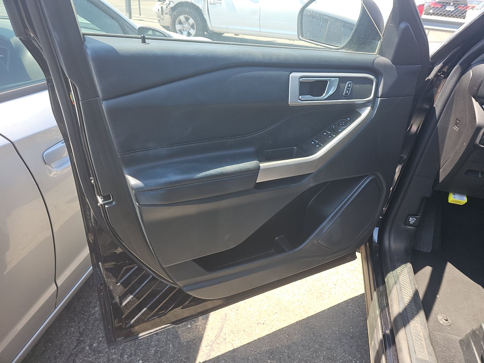2023 Ford Explorer XLT RWD
