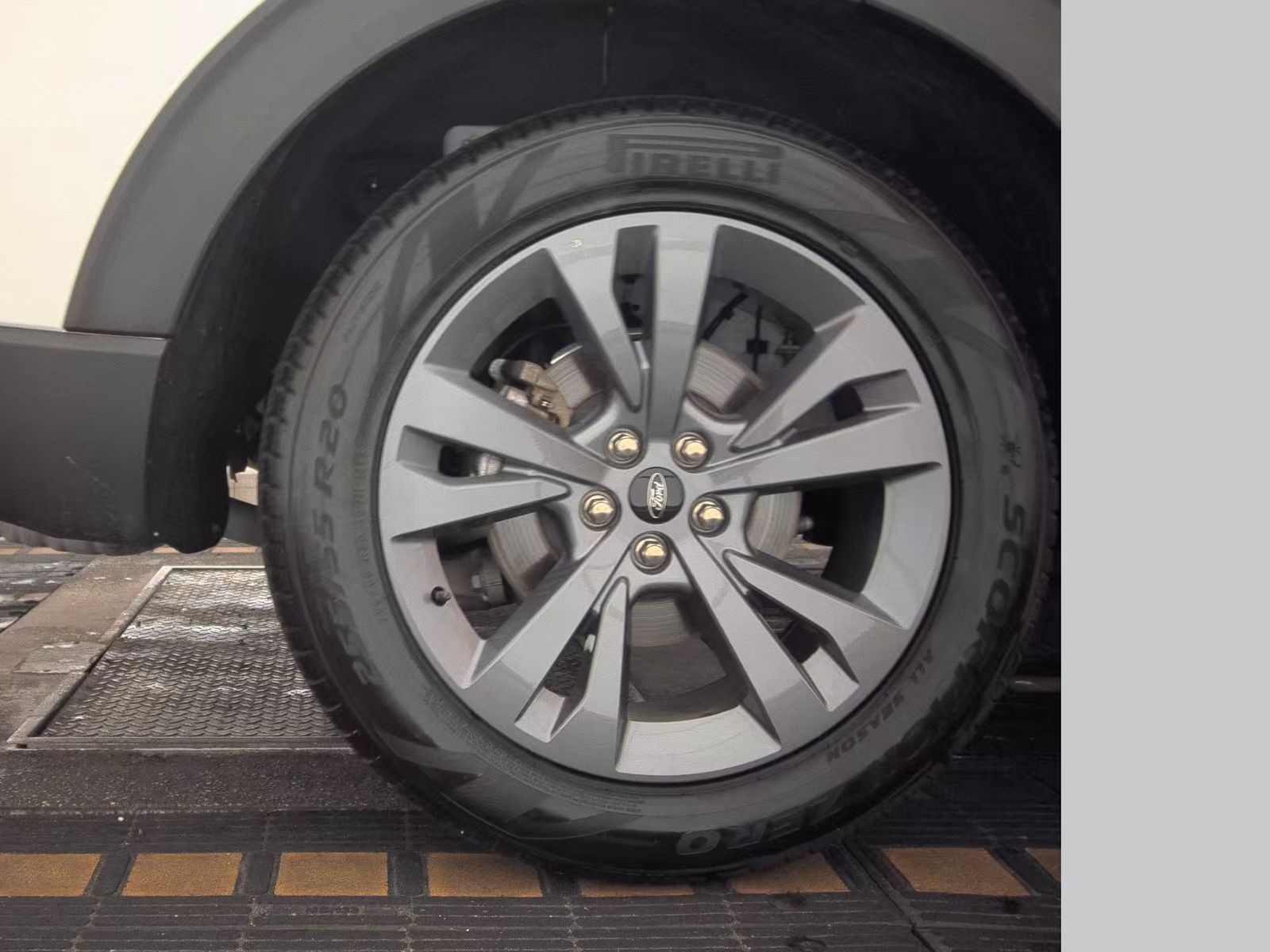 2023 Ford Explorer XLT FWD