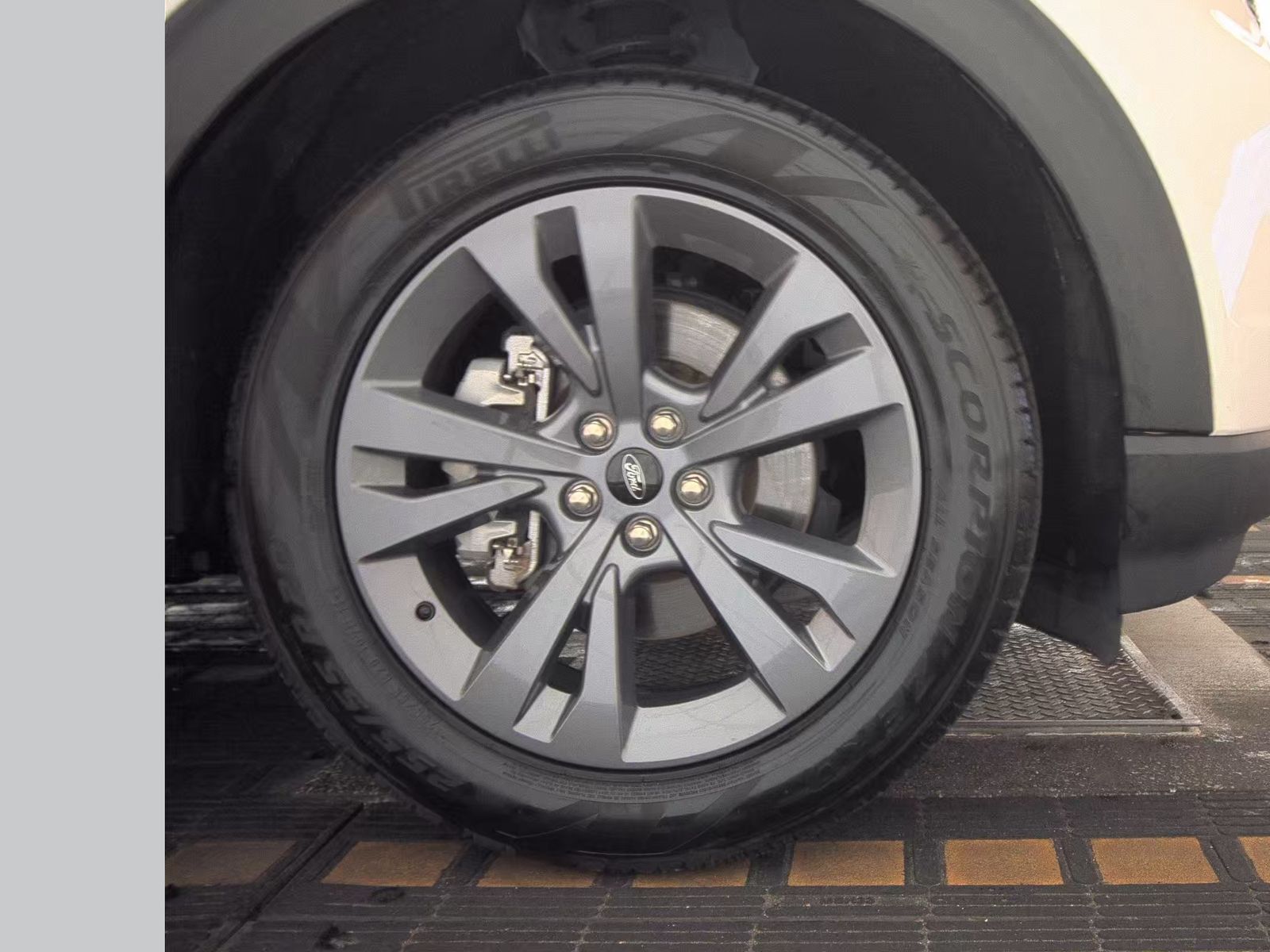 2023 Ford Explorer XLT FWD