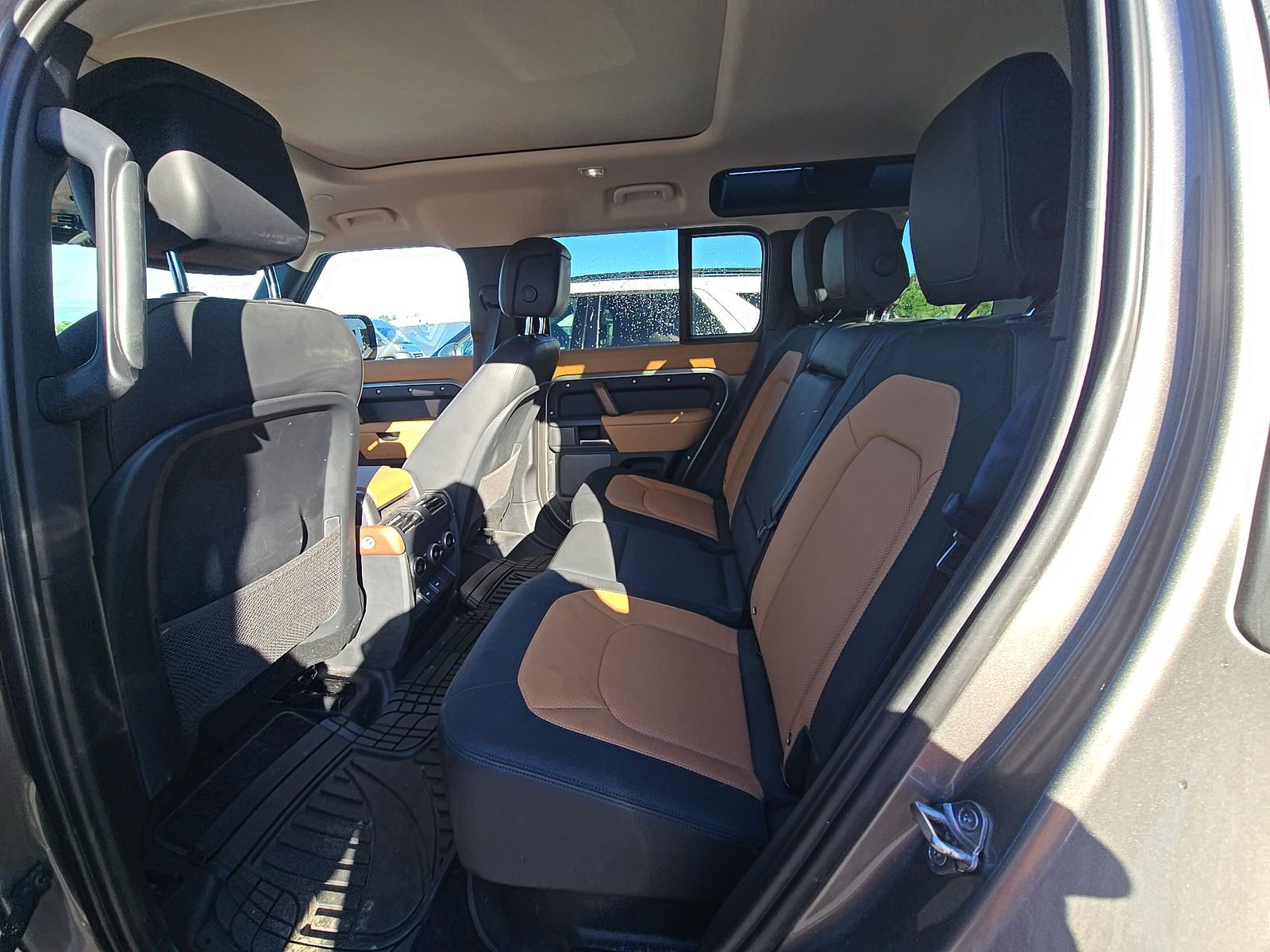 2023 Land Rover Defender 110 X-Dynamic SE FWD