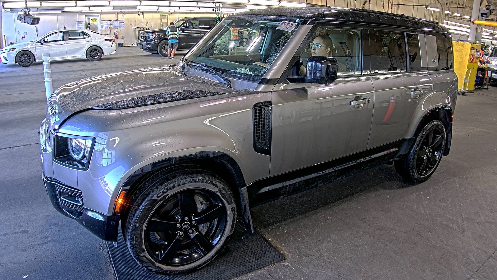 2023 Land Rover Defender 110 X-Dynamic SE FWD