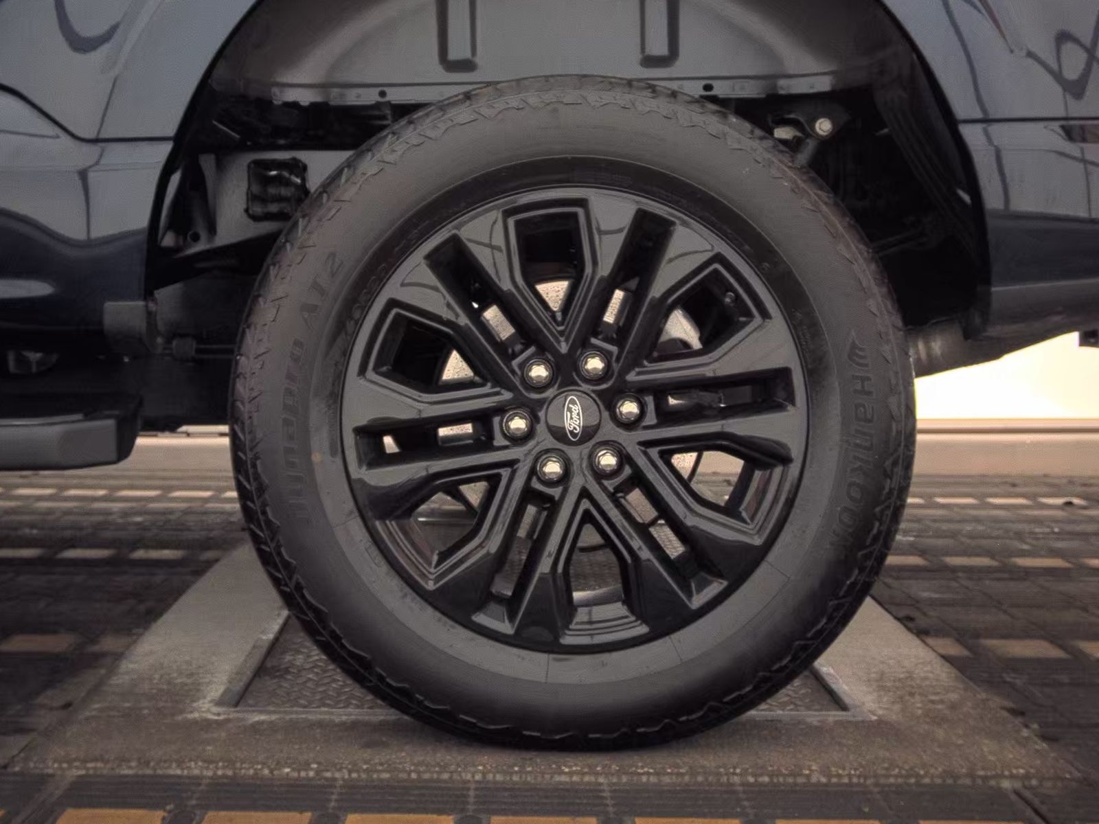 2024 Ford F-150 Hybrid Lariat AWD