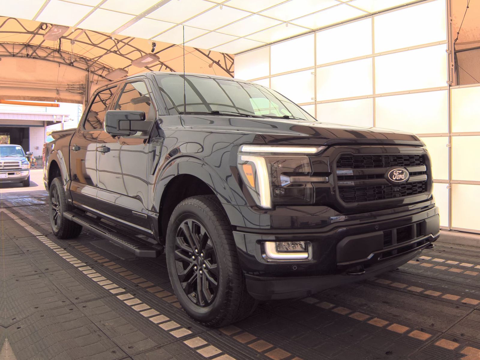 2024 Ford F-150 Hybrid Lariat AWD