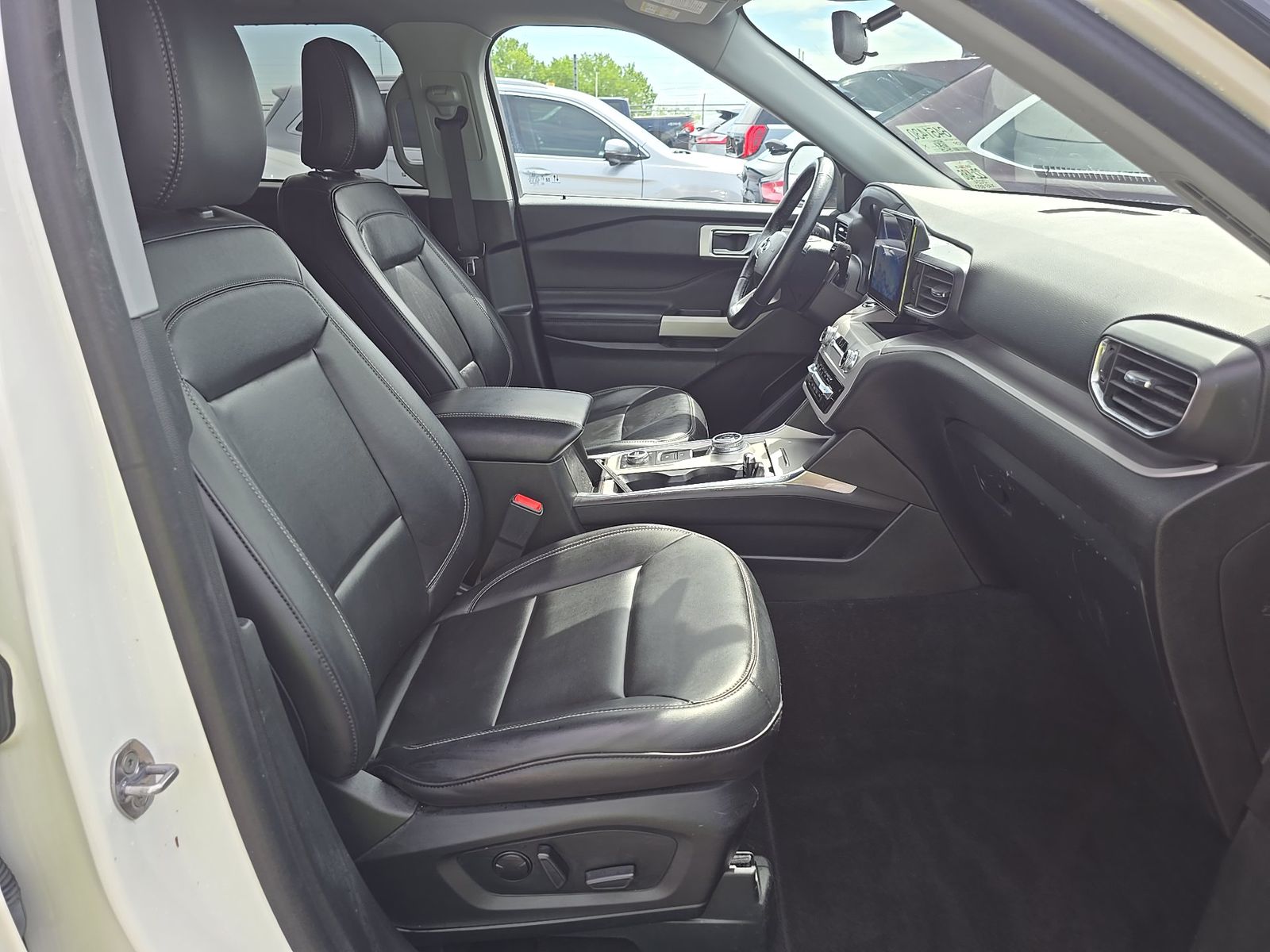 2024 Ford Explorer XLT AWD