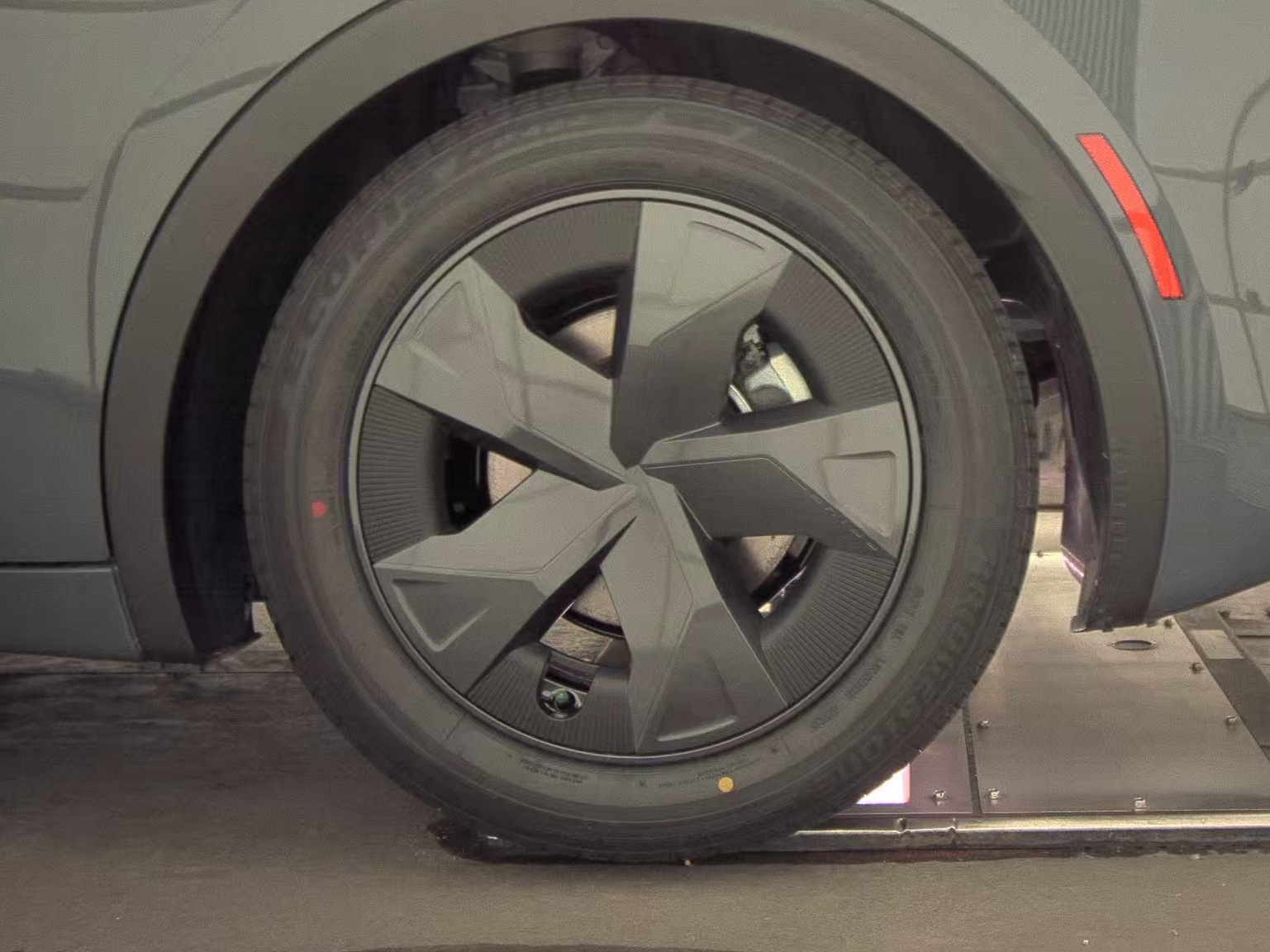 2026 Toyota Prius Plug-In Hybrid SE FWD