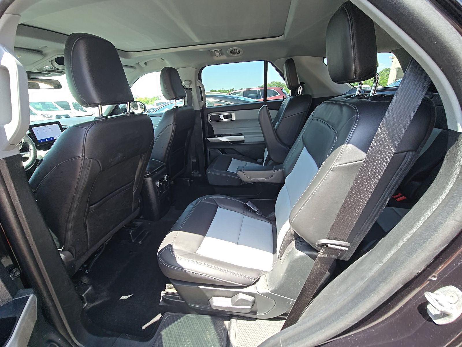 2023 Ford Explorer XLT AWD