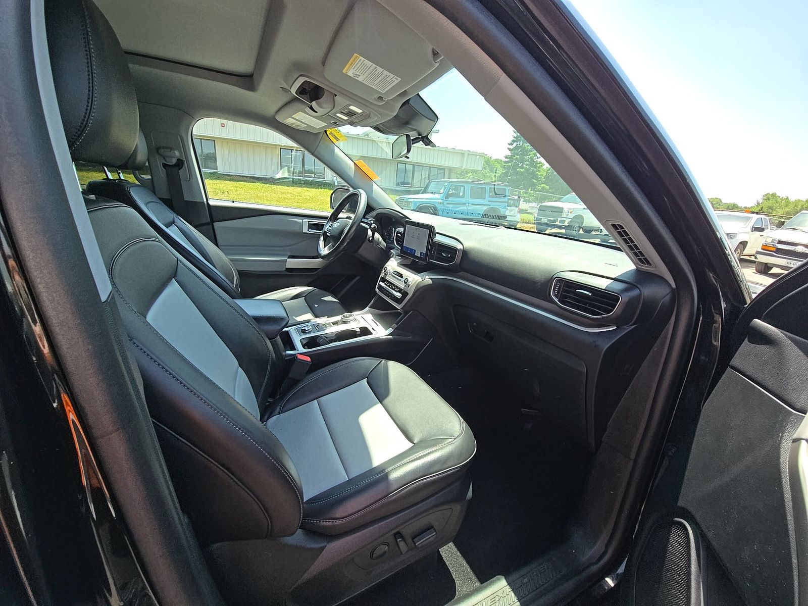 2023 Ford Explorer XLT AWD