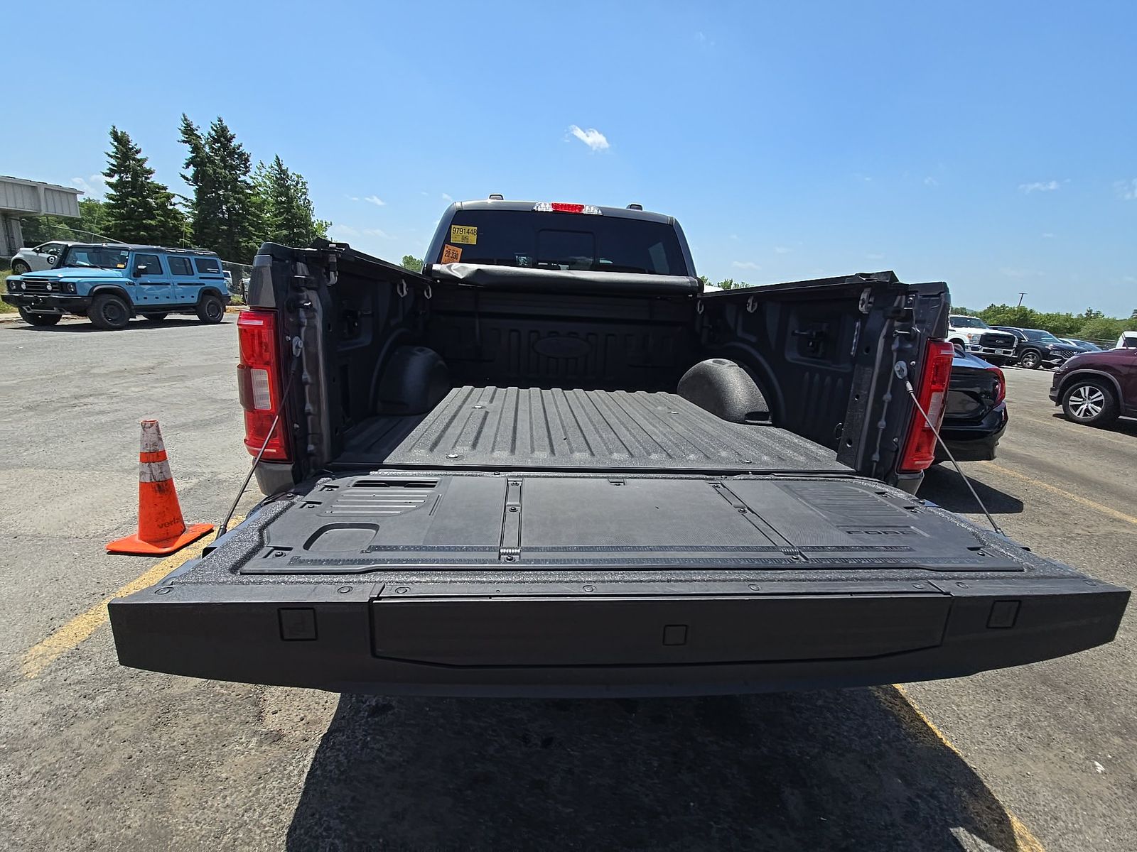 2023 Ford F-150 XLT AWD