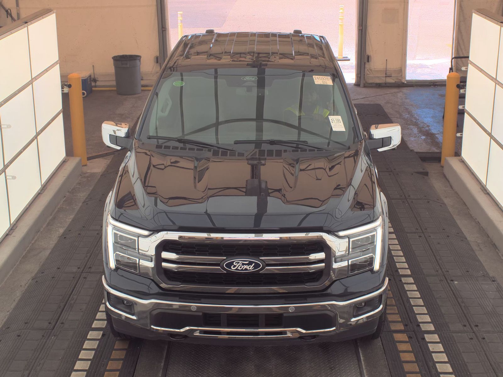 2025 Ford F-150 Hybrid Lariat AWD