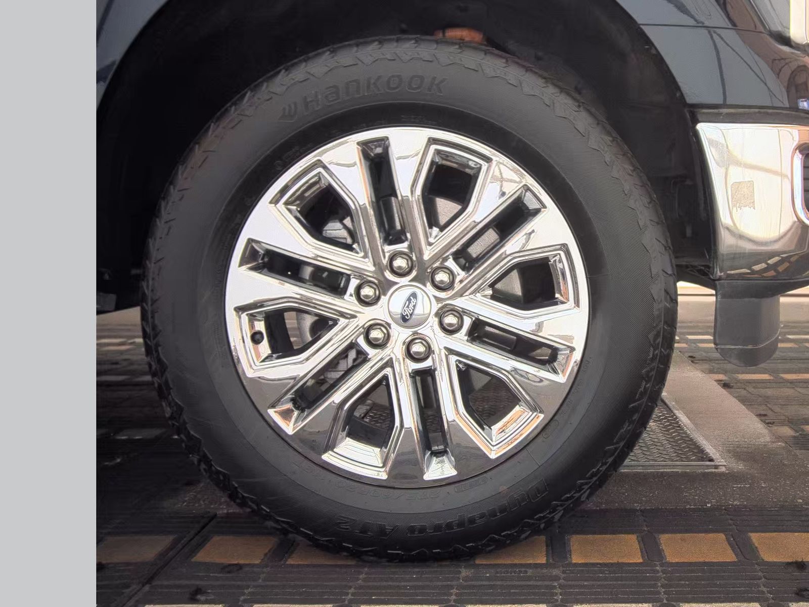 2025 Ford F-150 Hybrid Lariat AWD