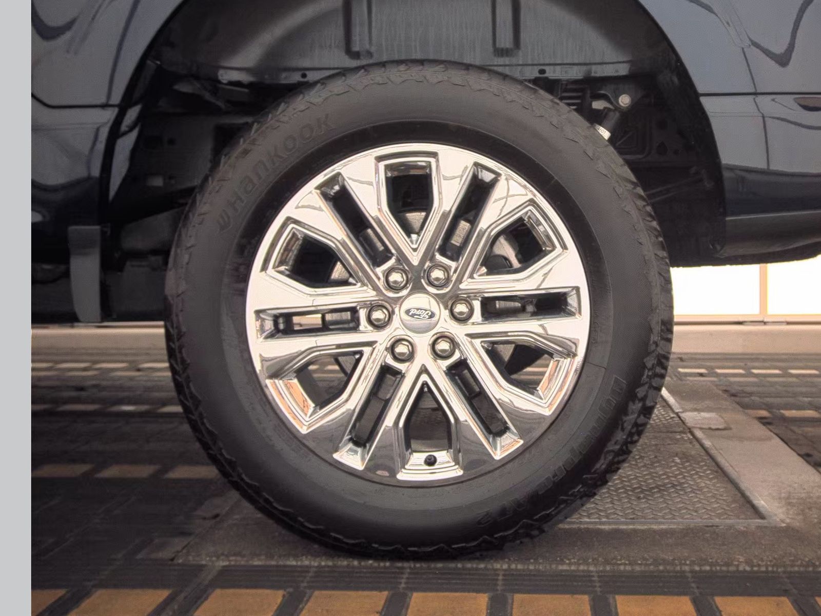 2025 Ford F-150 Hybrid Lariat AWD