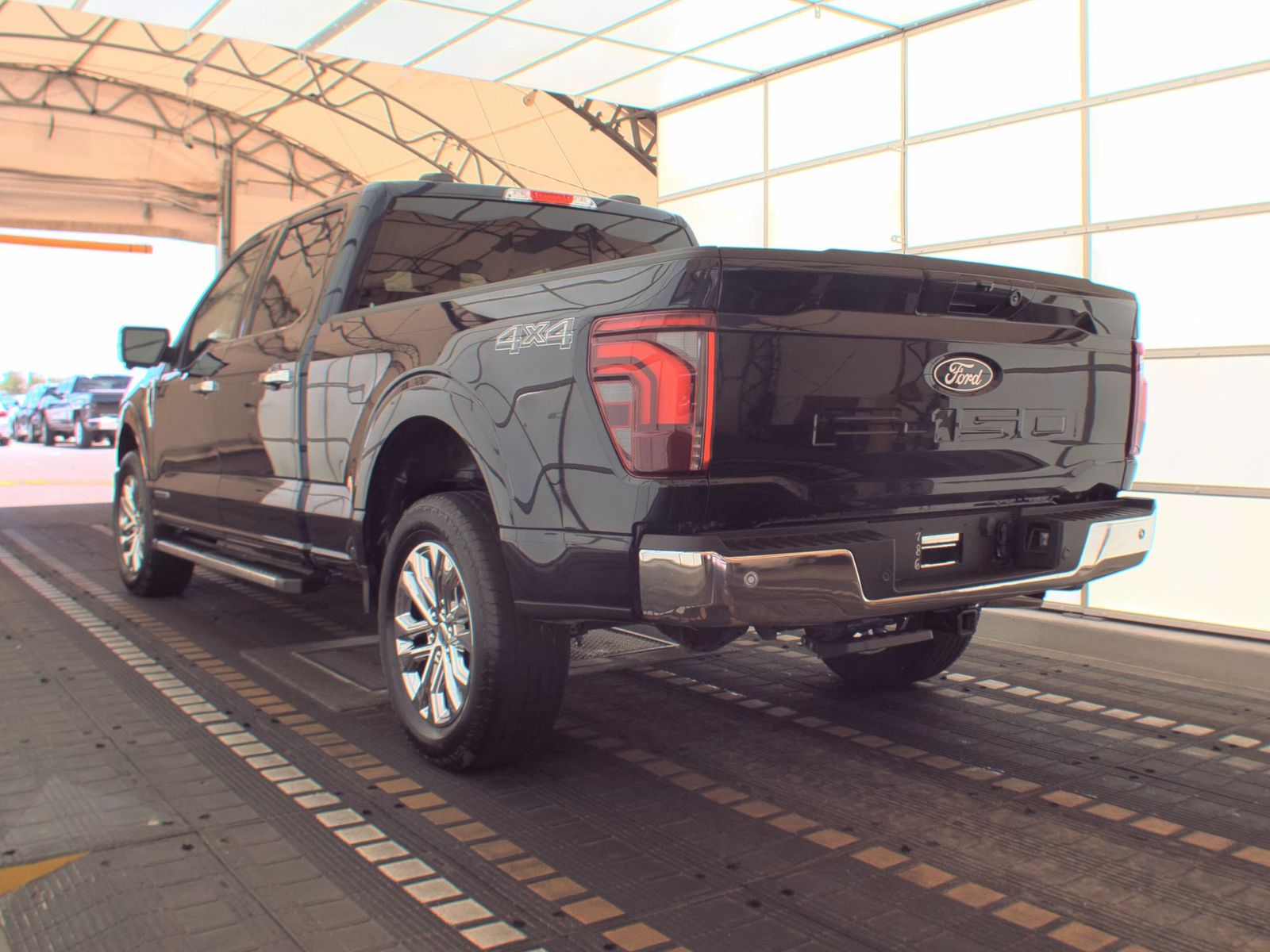 2025 Ford F-150 Hybrid Lariat AWD