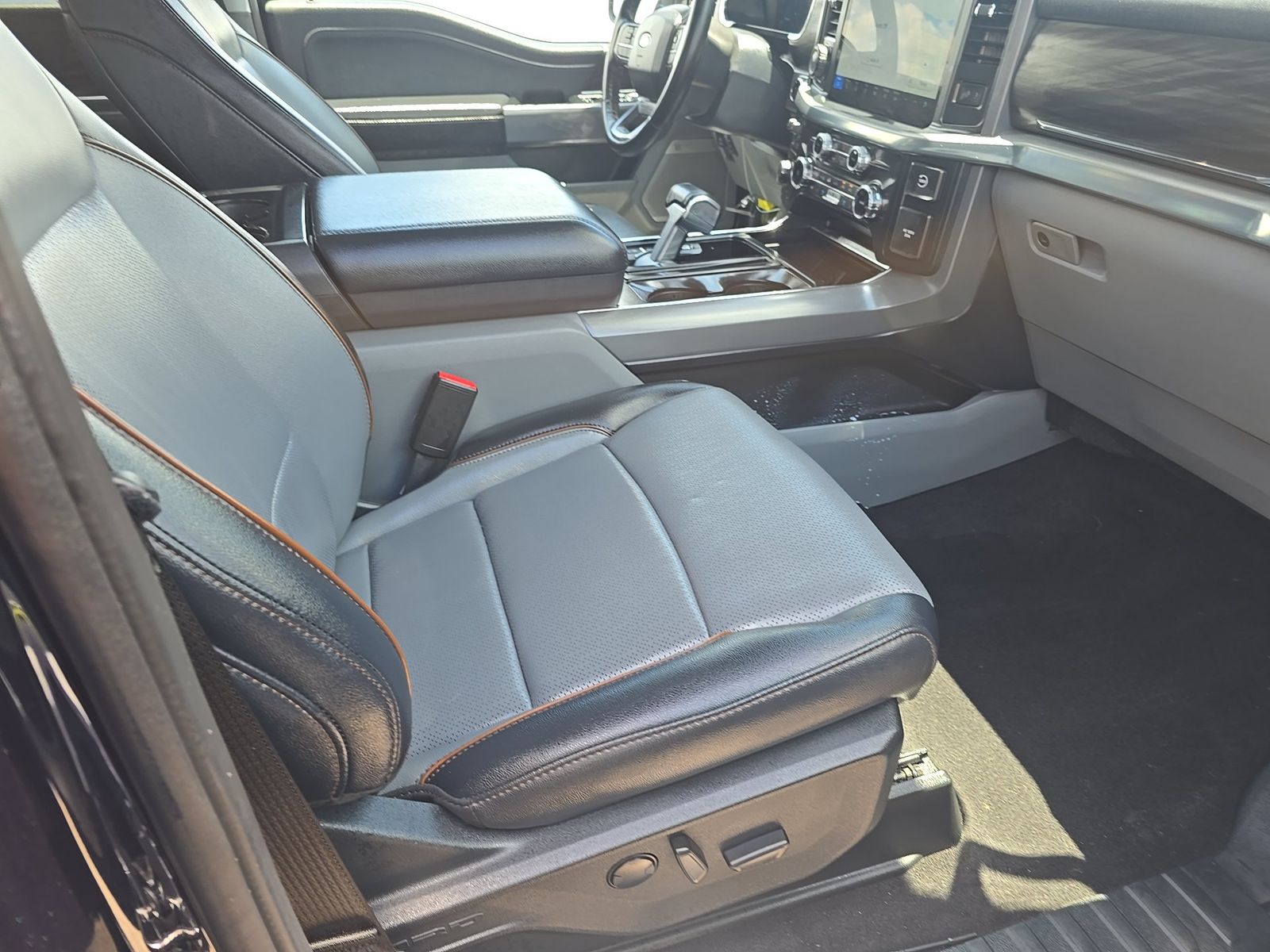 2025 Ford F-150 Hybrid Lariat AWD