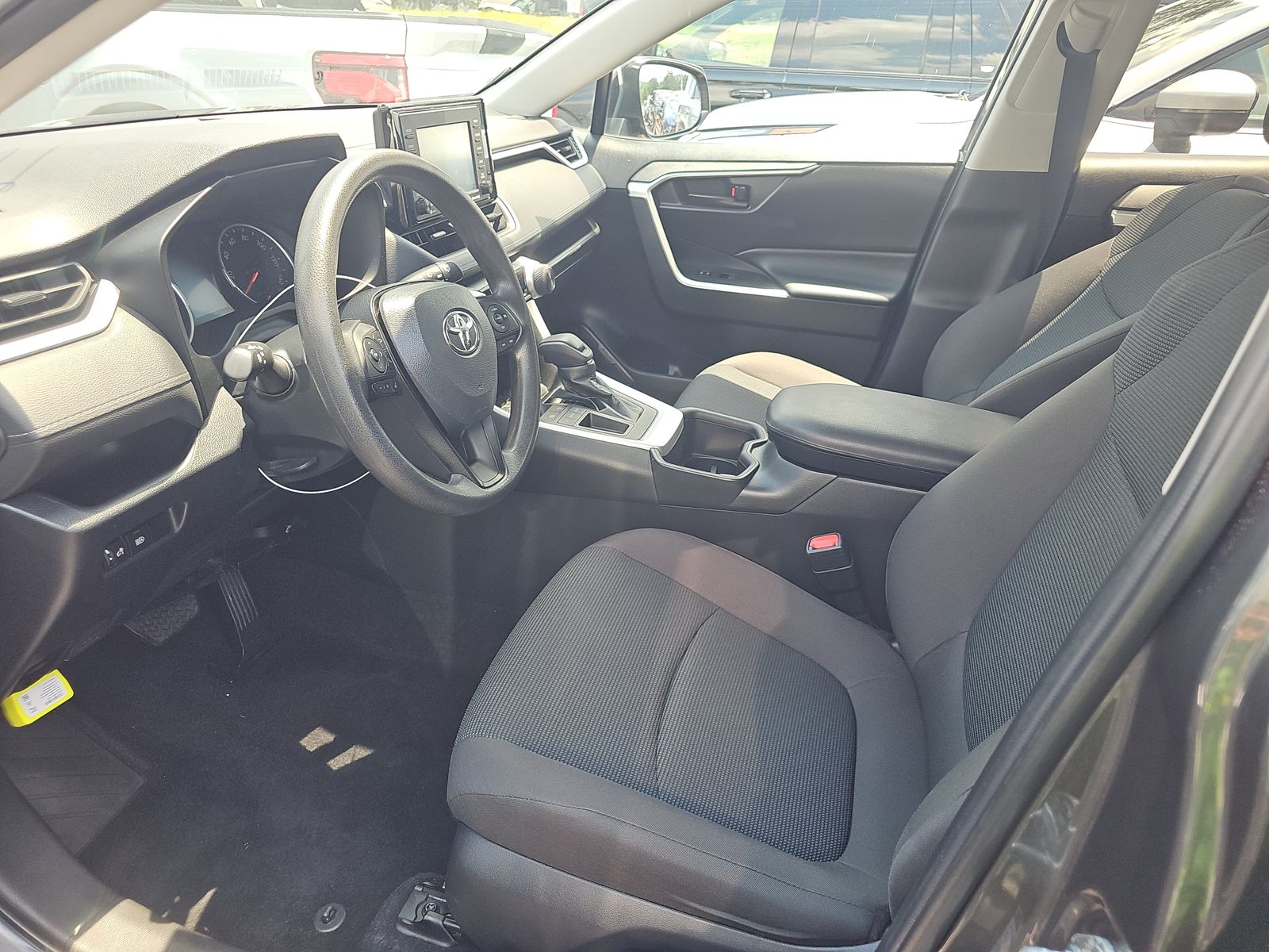 2022 Toyota RAV4 LE FWD